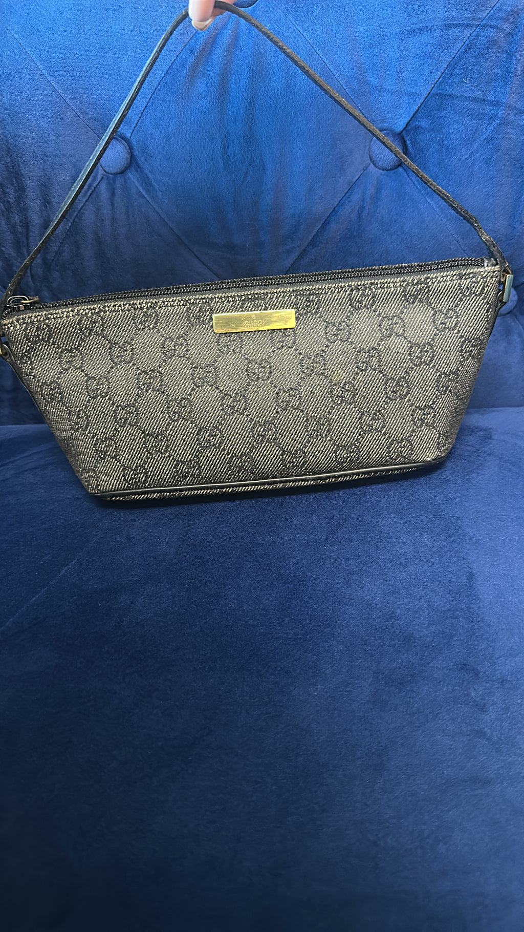 GUCCI Vintage GG Canvas Pochette Shoulder Bag – Black