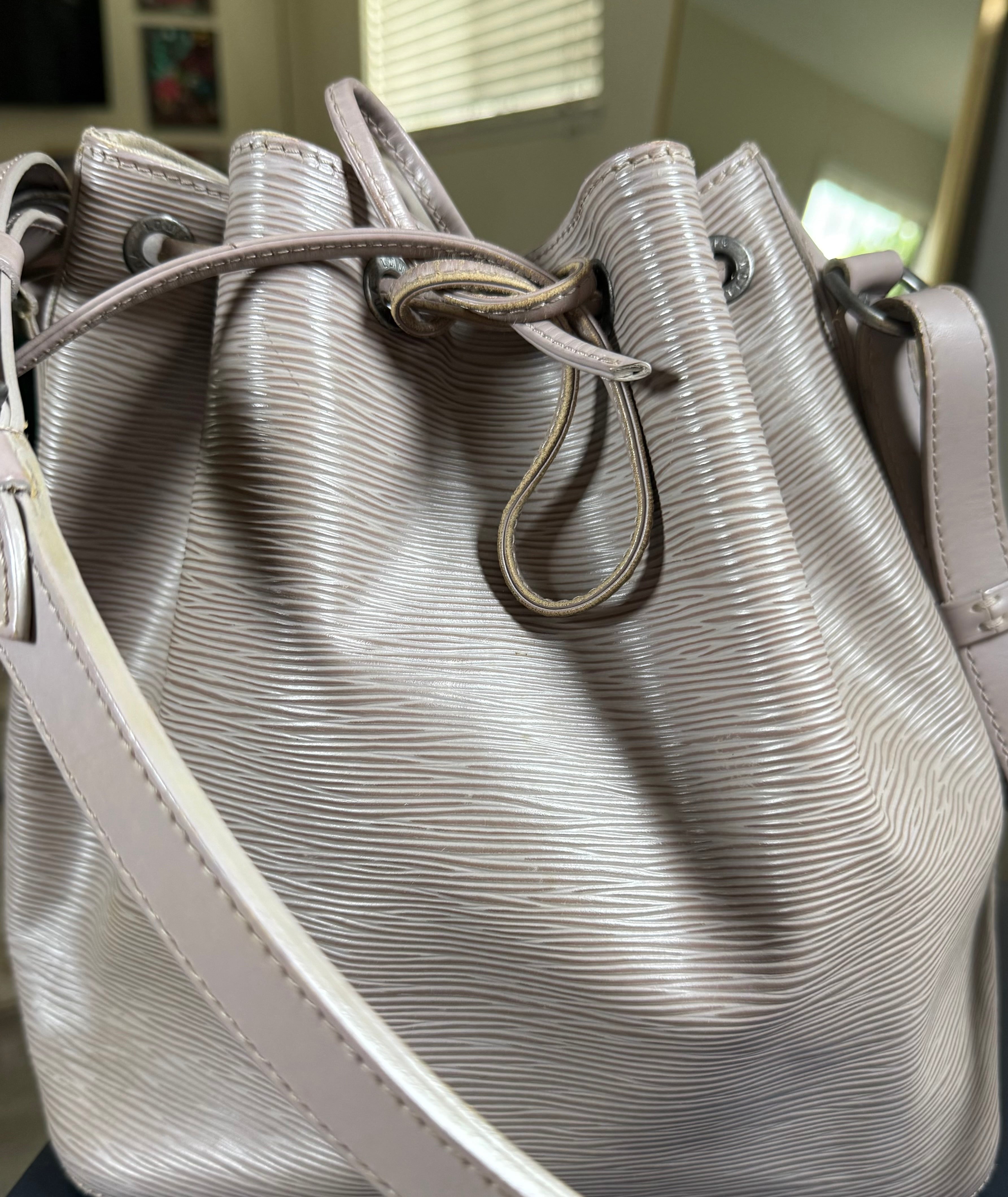 Louis Vuitton Epi Petit Noé Bucket Bag Beige Taupe | LV Leather Crossbody Shoulder Bag