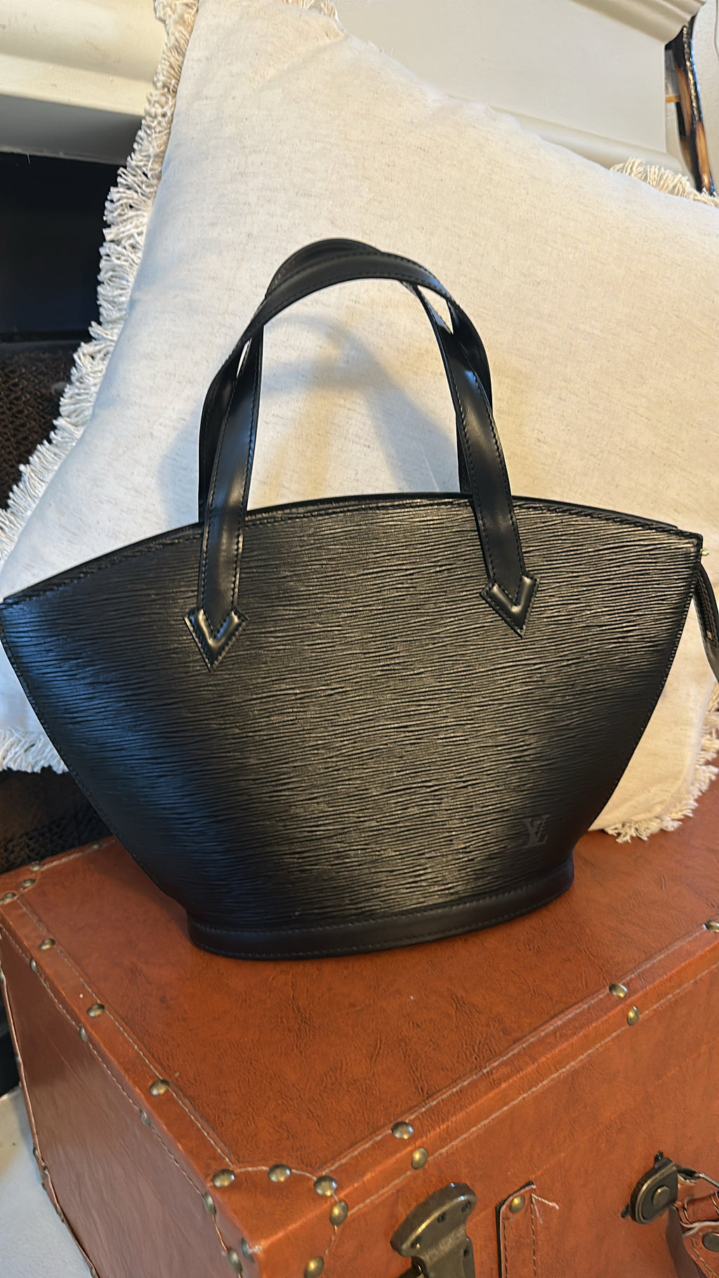 LOUIS VUITTON Saint-Jacques PM – Black Epi Leather Shoulder Tote