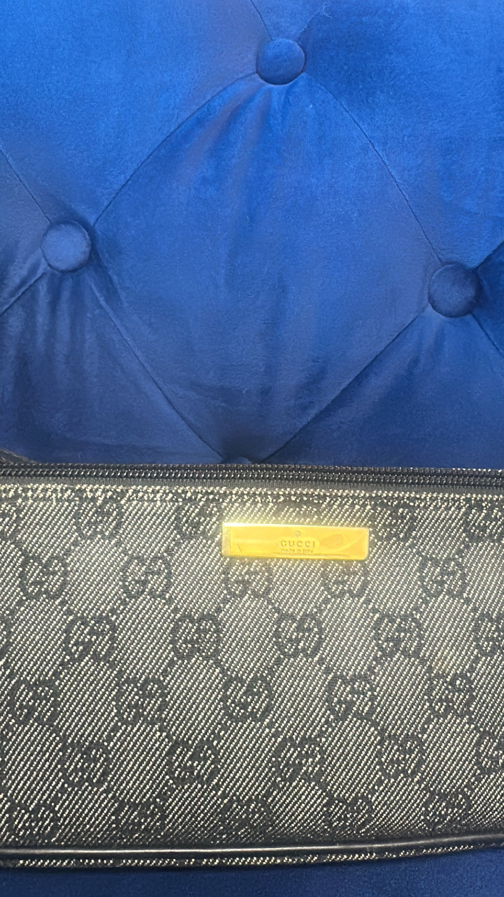 GUCCI Vintage GG Canvas Pochette Shoulder Bag – Black