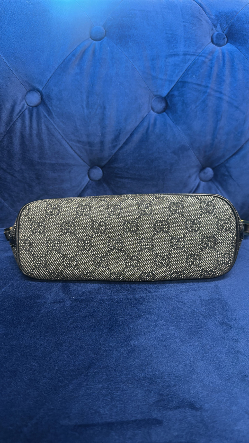 GUCCI Vintage GG Canvas Pochette Shoulder Bag – Black