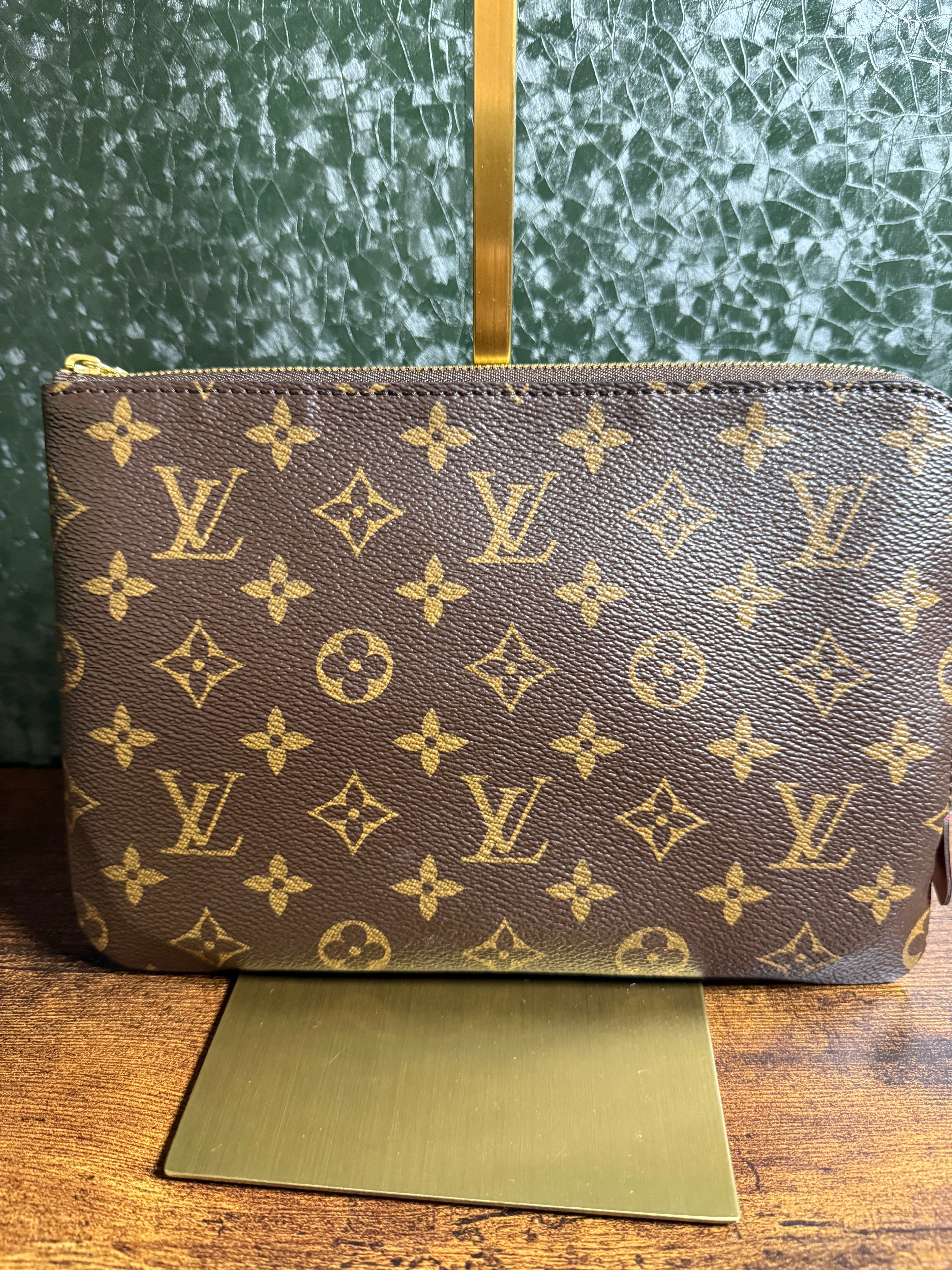 Louis Vuitton Etuí Voyage PM Monogram Canvas Pouch Clutch