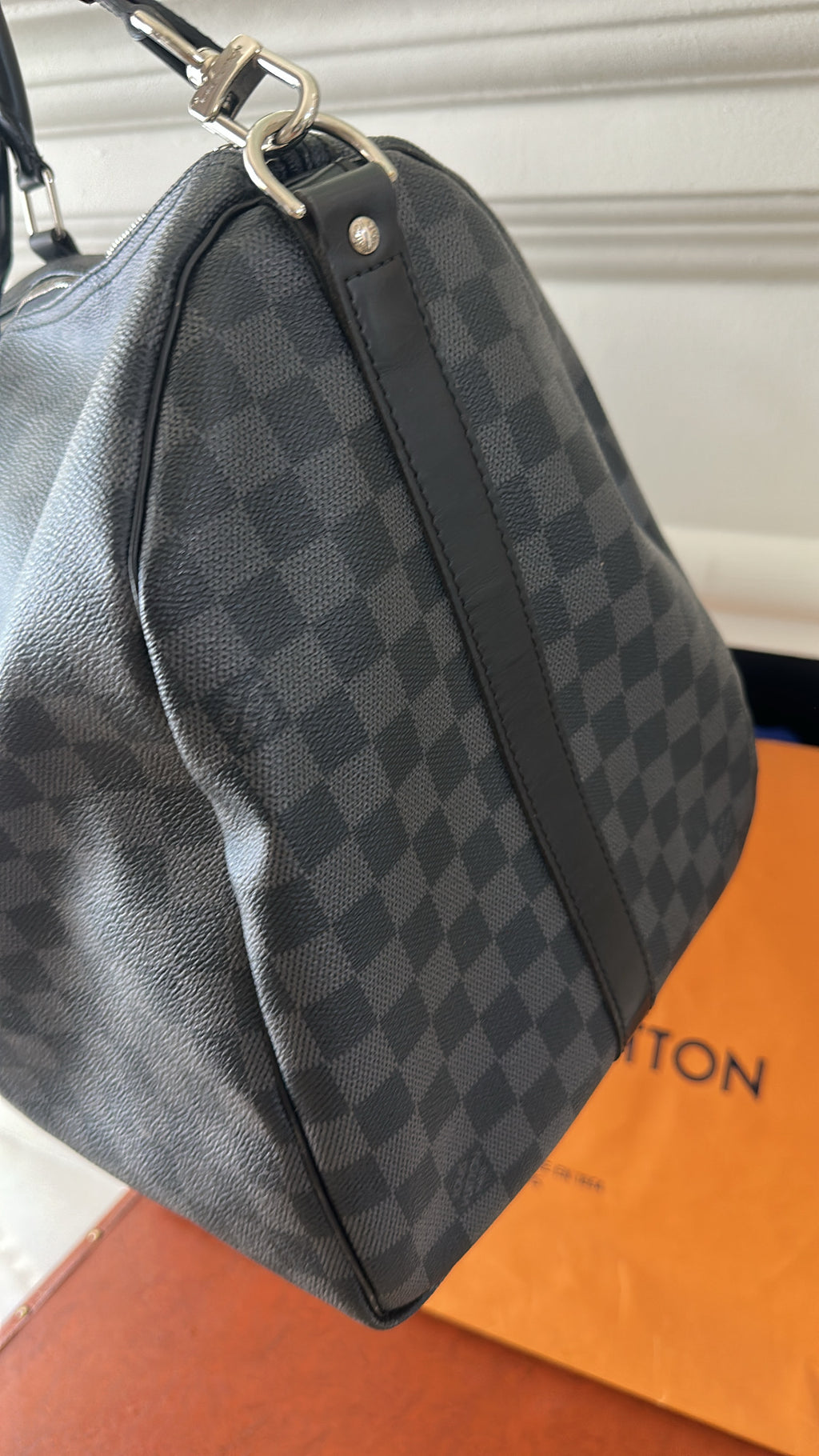 Louis Vuitton Keepall Bandoulière 55 Damier Graphite Travel Bag