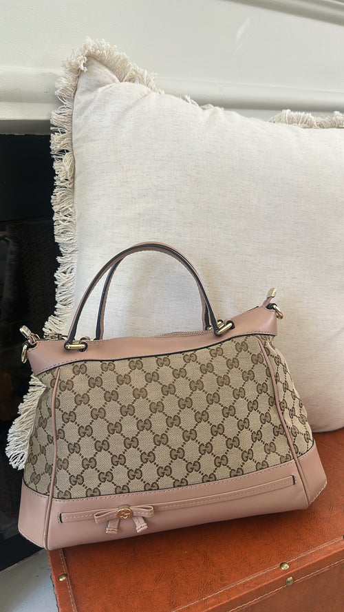 GUCCI GG Canvas Sukey Bow Satchel – Beige/Ebony with Blush Pink Leather Trim