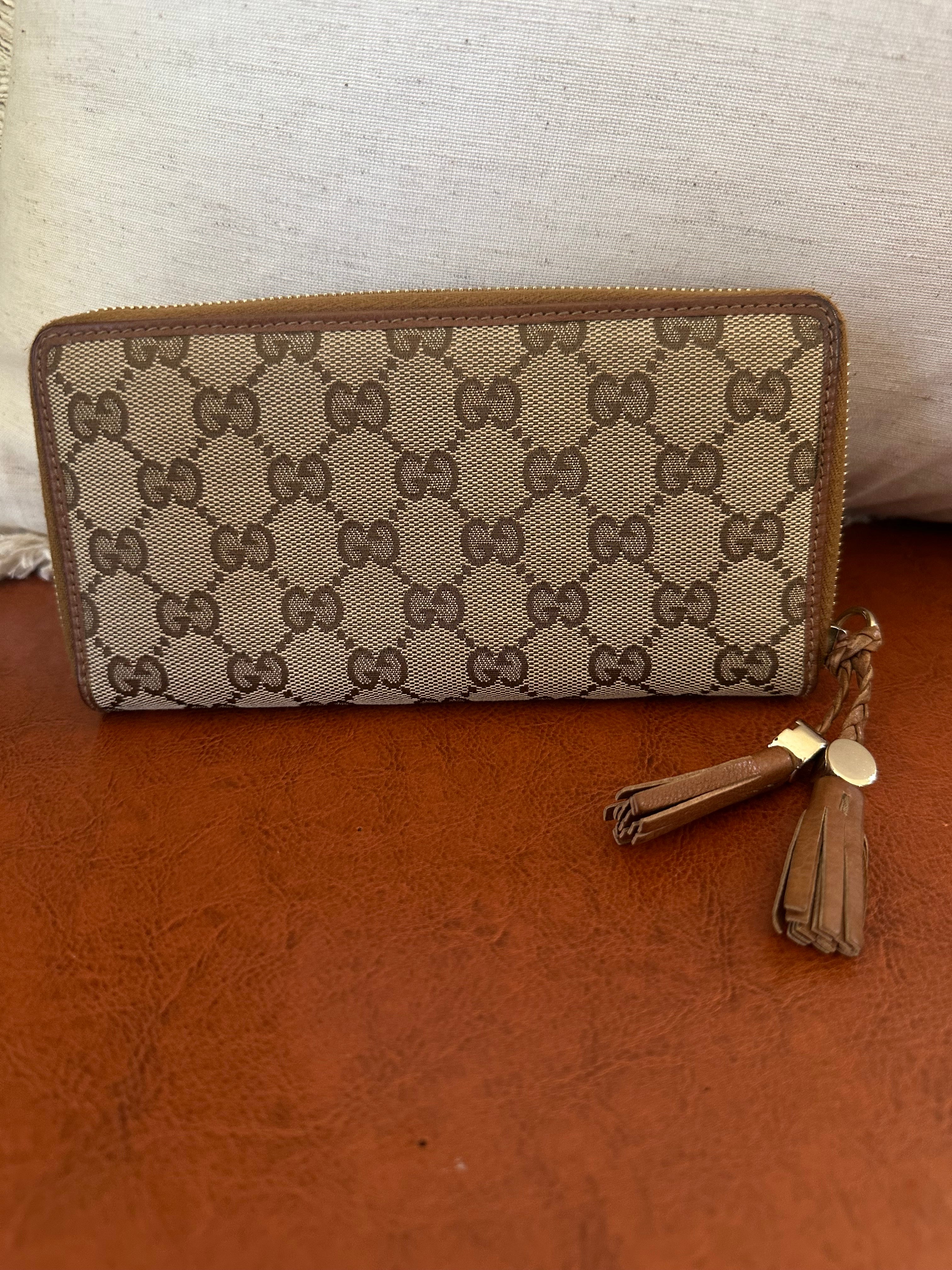 GUCCI GG Canvas Zip Around Wallet – Beige/Ebony Monogram