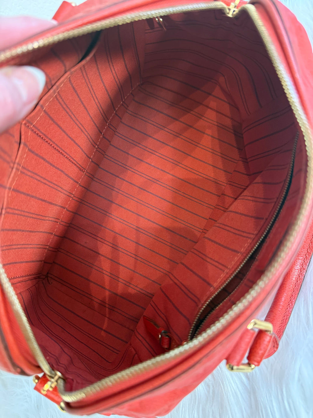 Louis Vuitton Speedy Bandoulière 25
Red Monogram Empreinte Leather Crossbody Bag