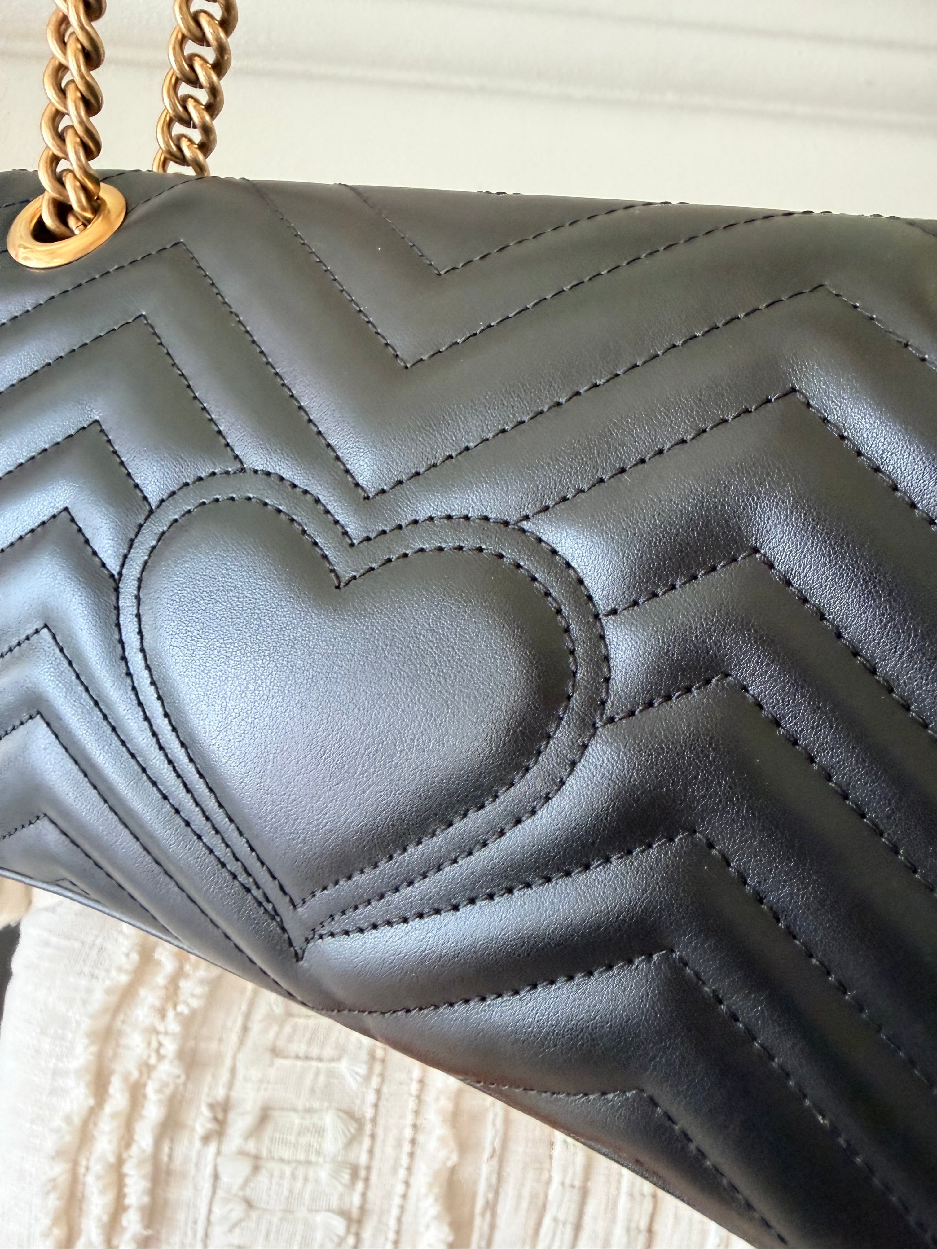 Gucci GG Marmont Matelassé Shoulder Bag | Quilted Leather Crossbody | Small Designer Bag