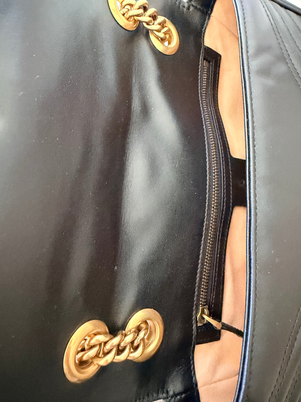 Gucci GG Marmont Matelassé Shoulder Bag | Quilted Leather Crossbody | Small Designer Bag