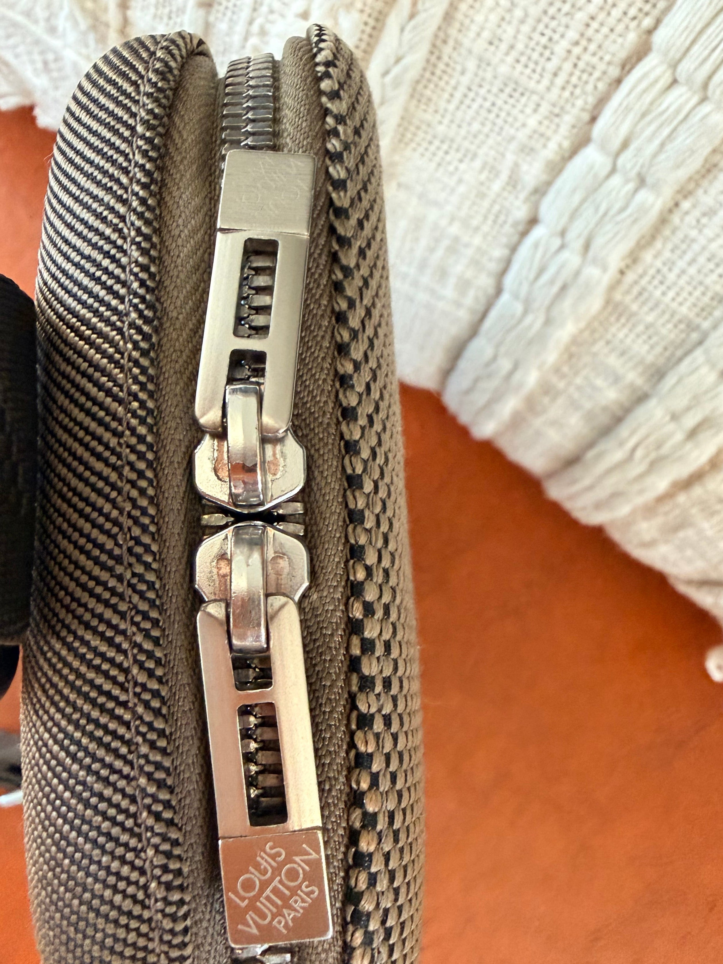 Louis Vuitton Damier Géant Mage Crossbody Bag | Men’s Messenger Shoulder Bag | Preloved Luxury