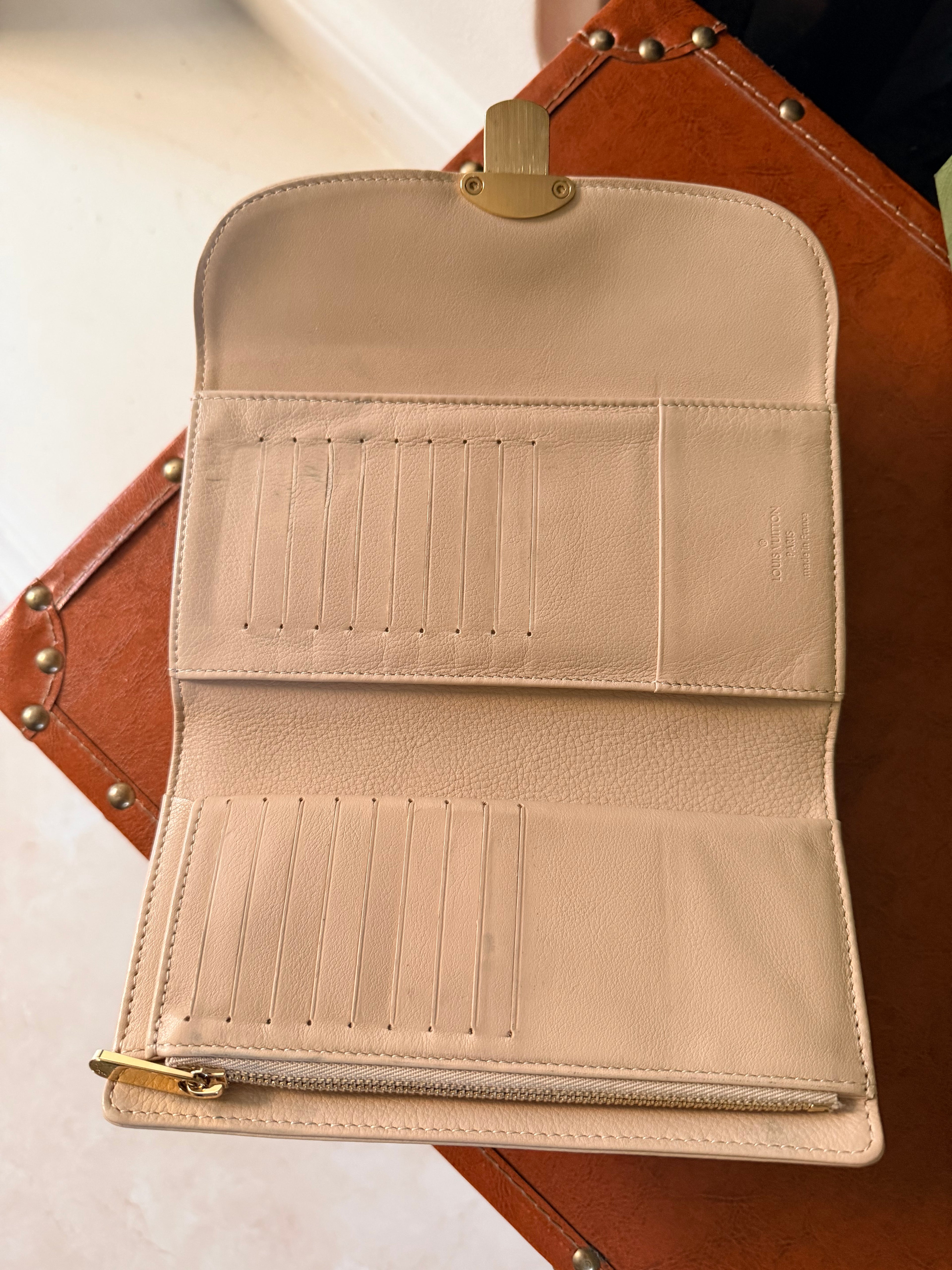 Louis Vuitton Portefeuille Amelia Mahina Trifold Wallet