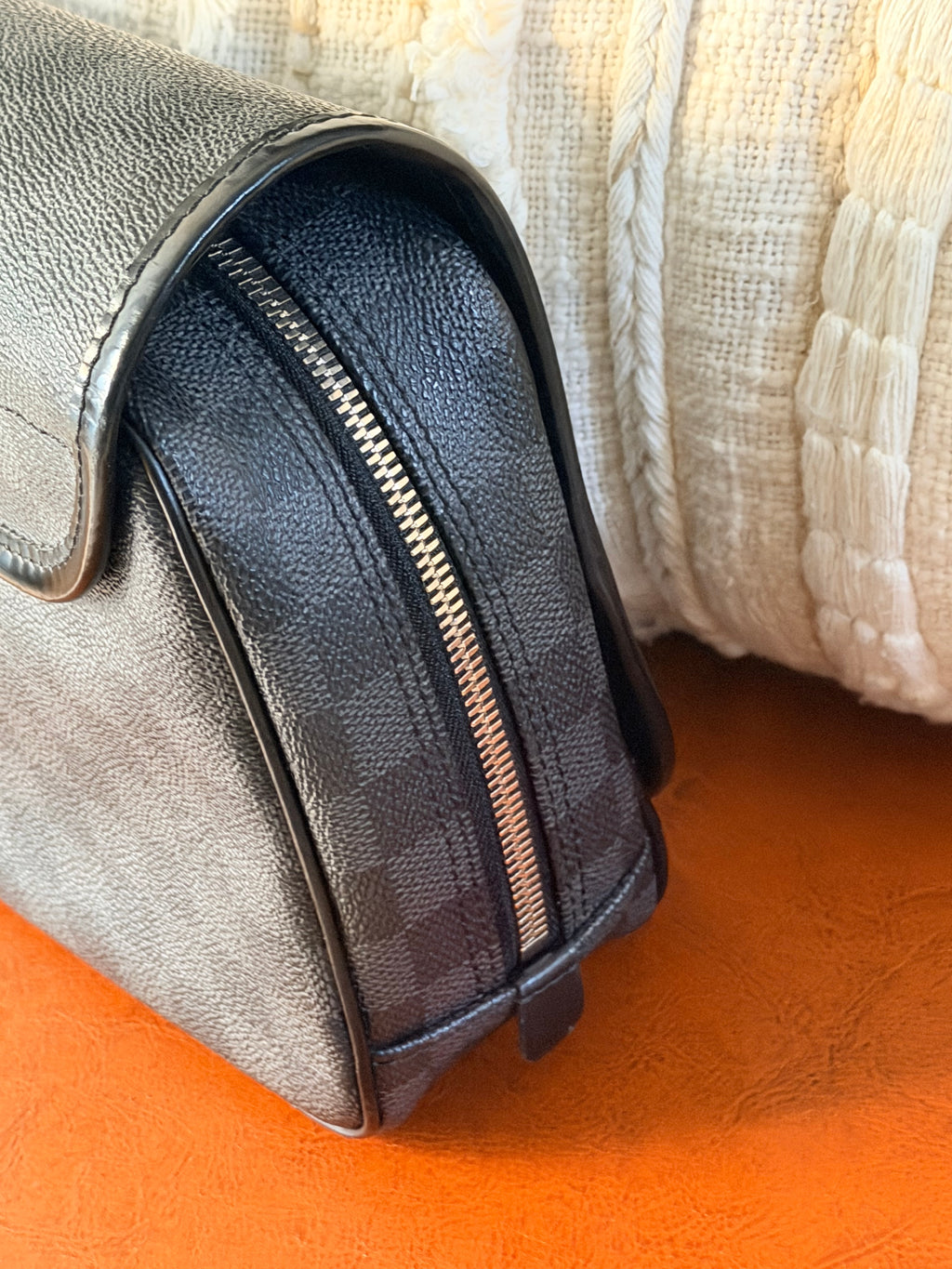 Louis Vuitton Damier Graphite Hanging Toiletry Kit Pouch