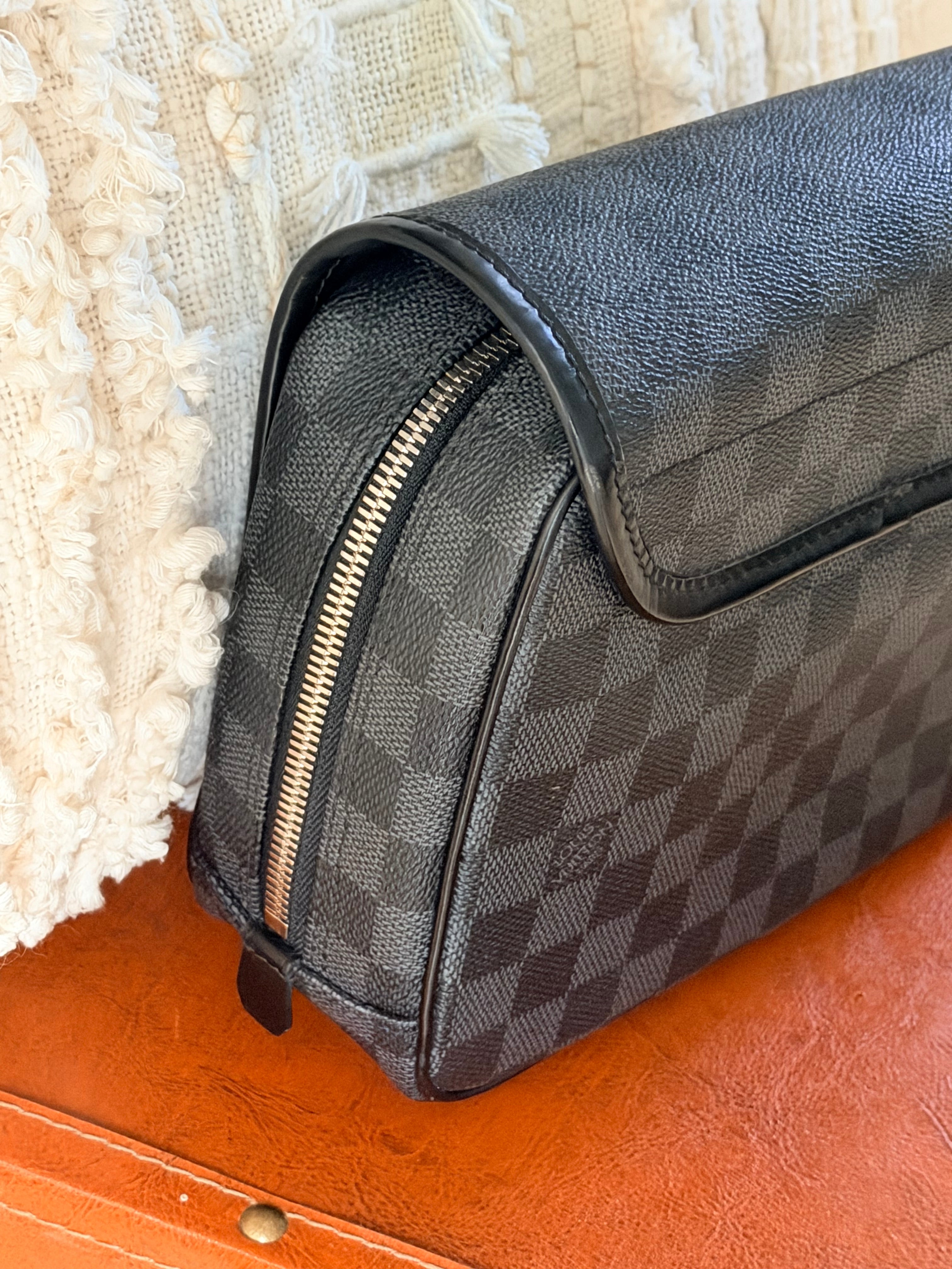 Louis Vuitton Damier Graphite Hanging Toiletry Kit Pouch