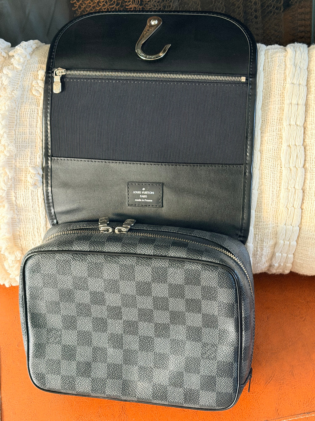 Louis Vuitton Damier Graphite Hanging Toiletry Kit Pouch