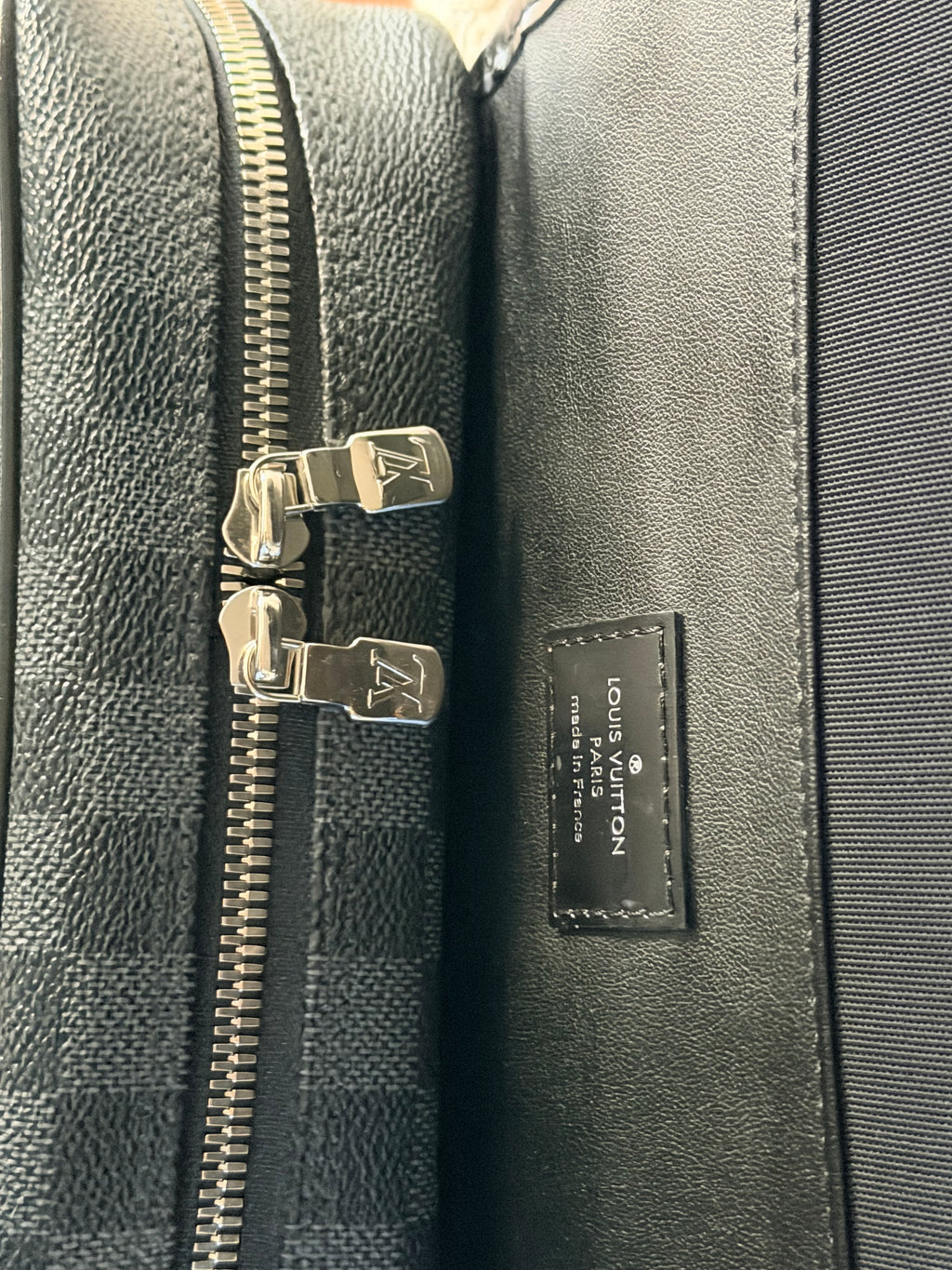 Louis Vuitton Damier Graphite Hanging Toiletry Kit Pouch