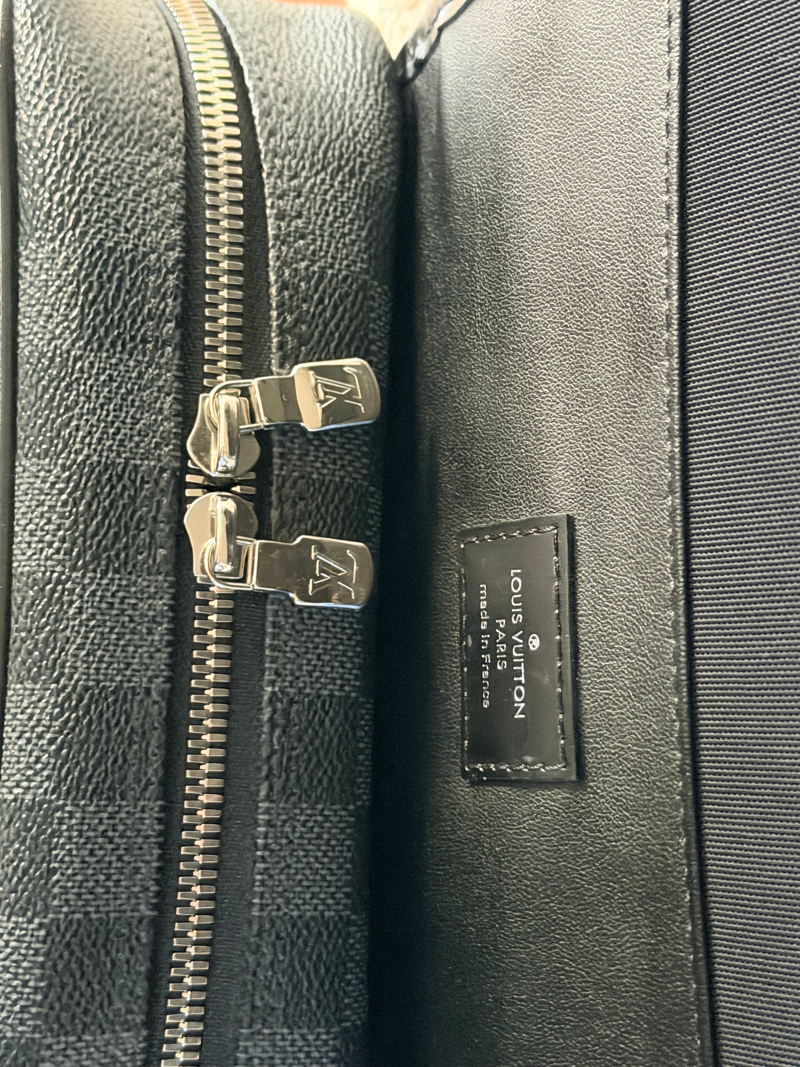 Louis Vuitton Damier Graphite Hanging Toiletry Kit Pouch