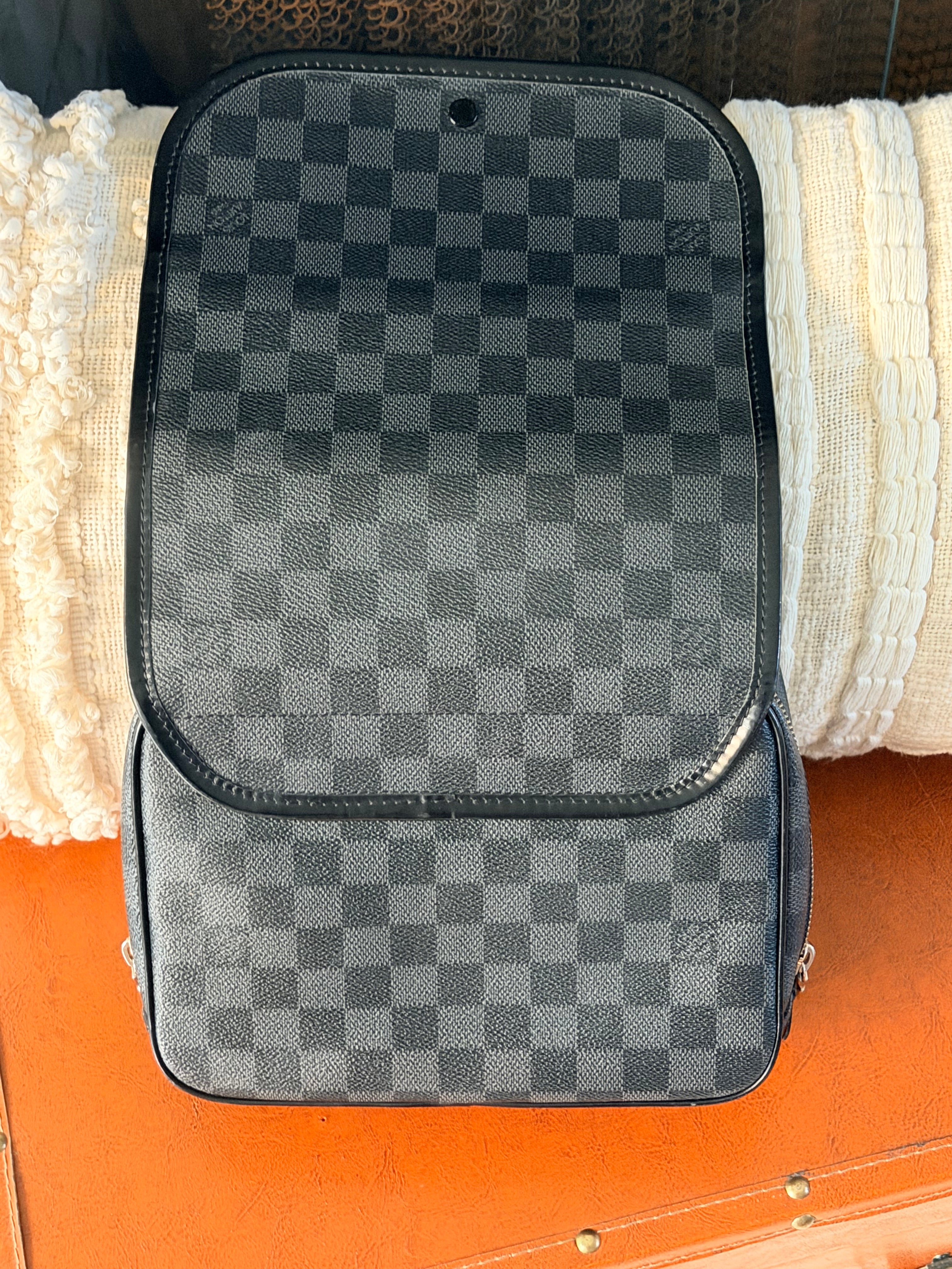Louis Vuitton Damier Graphite Hanging Toiletry Kit Pouch