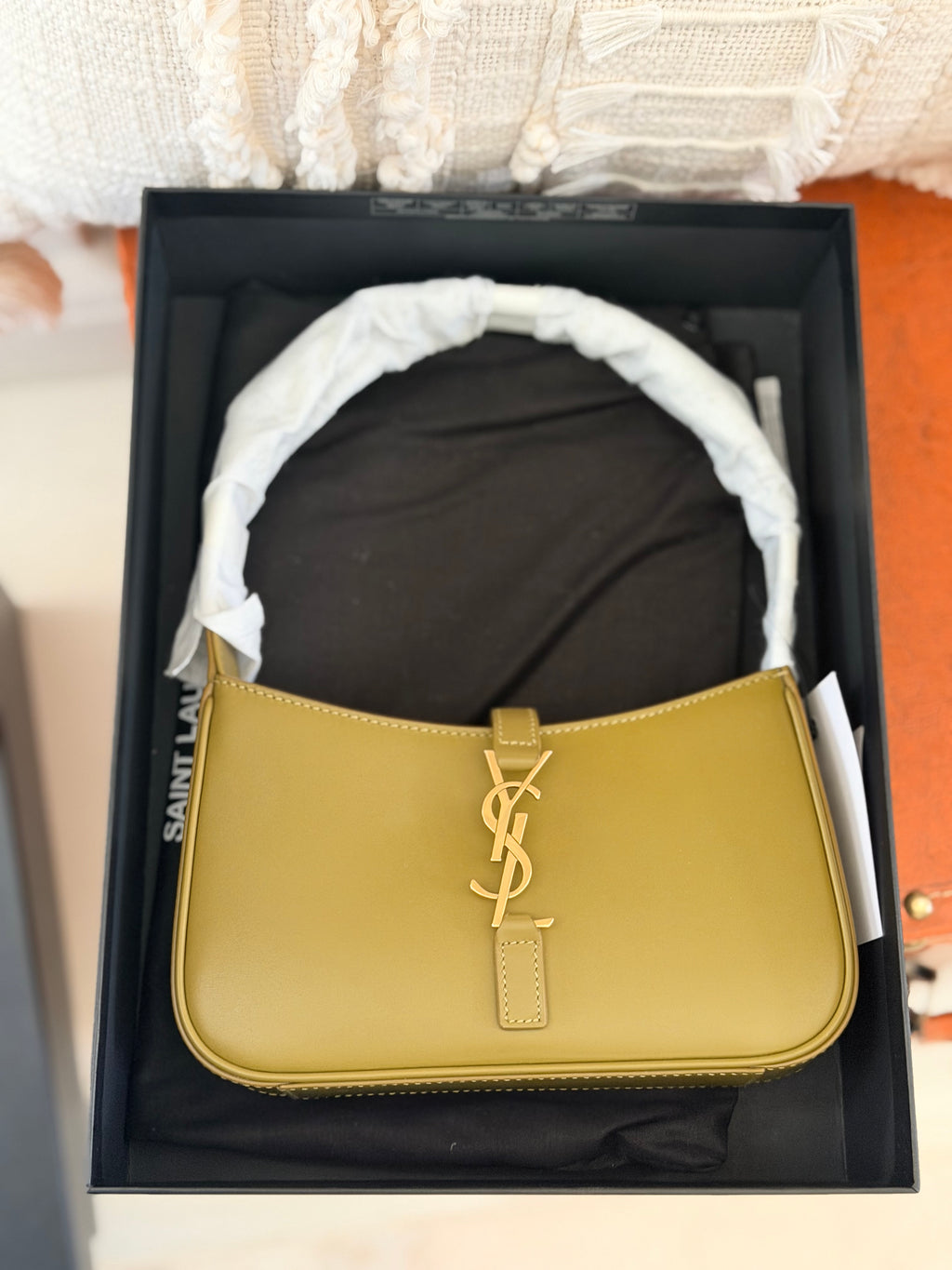 Saint Laurent Le 5 à 7 Shoulder Bag Olive Green Leather Gold Hardware