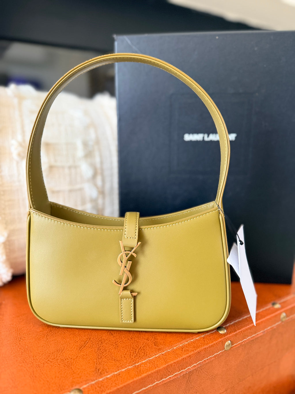 Saint Laurent Le 5 à 7 Shoulder Bag Olive Green Leather Gold Hardware