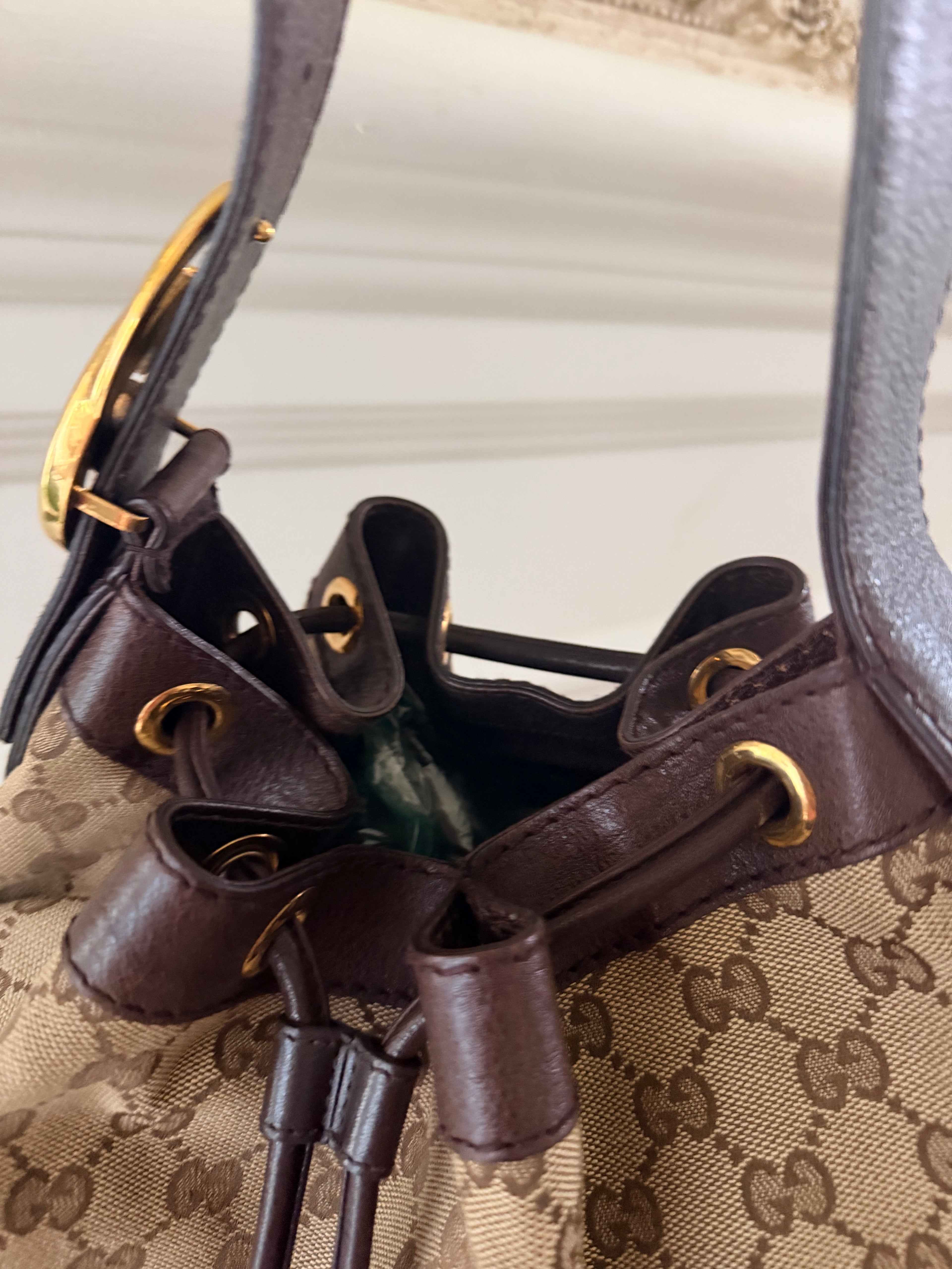 Gucci Beige/Ebony GG Canvas Interlocking Icon Medium Shoulder Bag