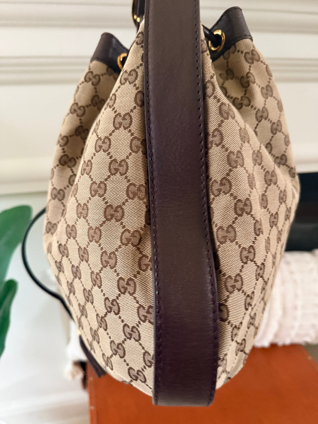 Gucci Beige/Ebony GG Canvas Interlocking Icon Medium Shoulder Bag