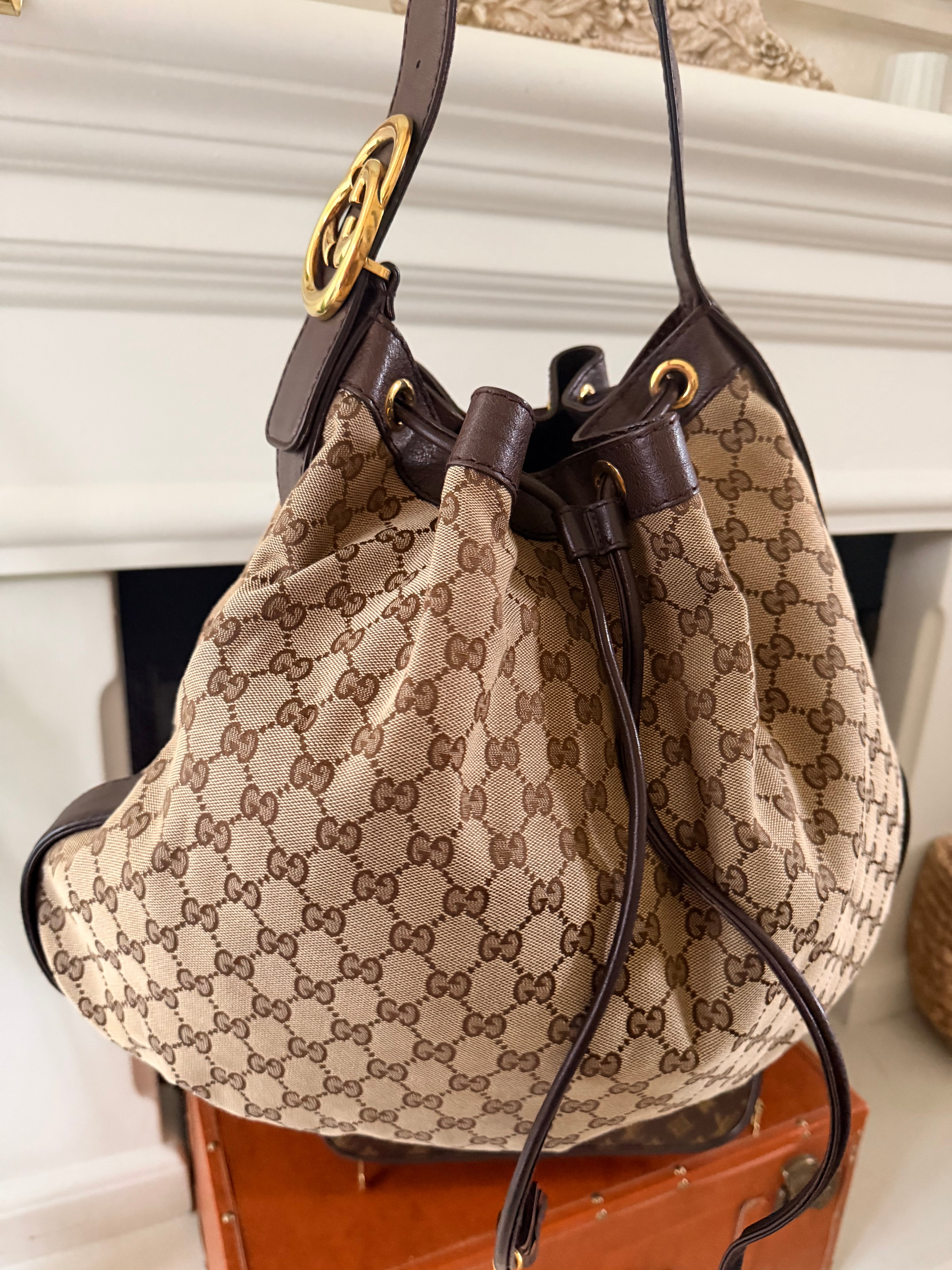Gucci Beige/Ebony GG Canvas Interlocking Icon Medium Shoulder Bag