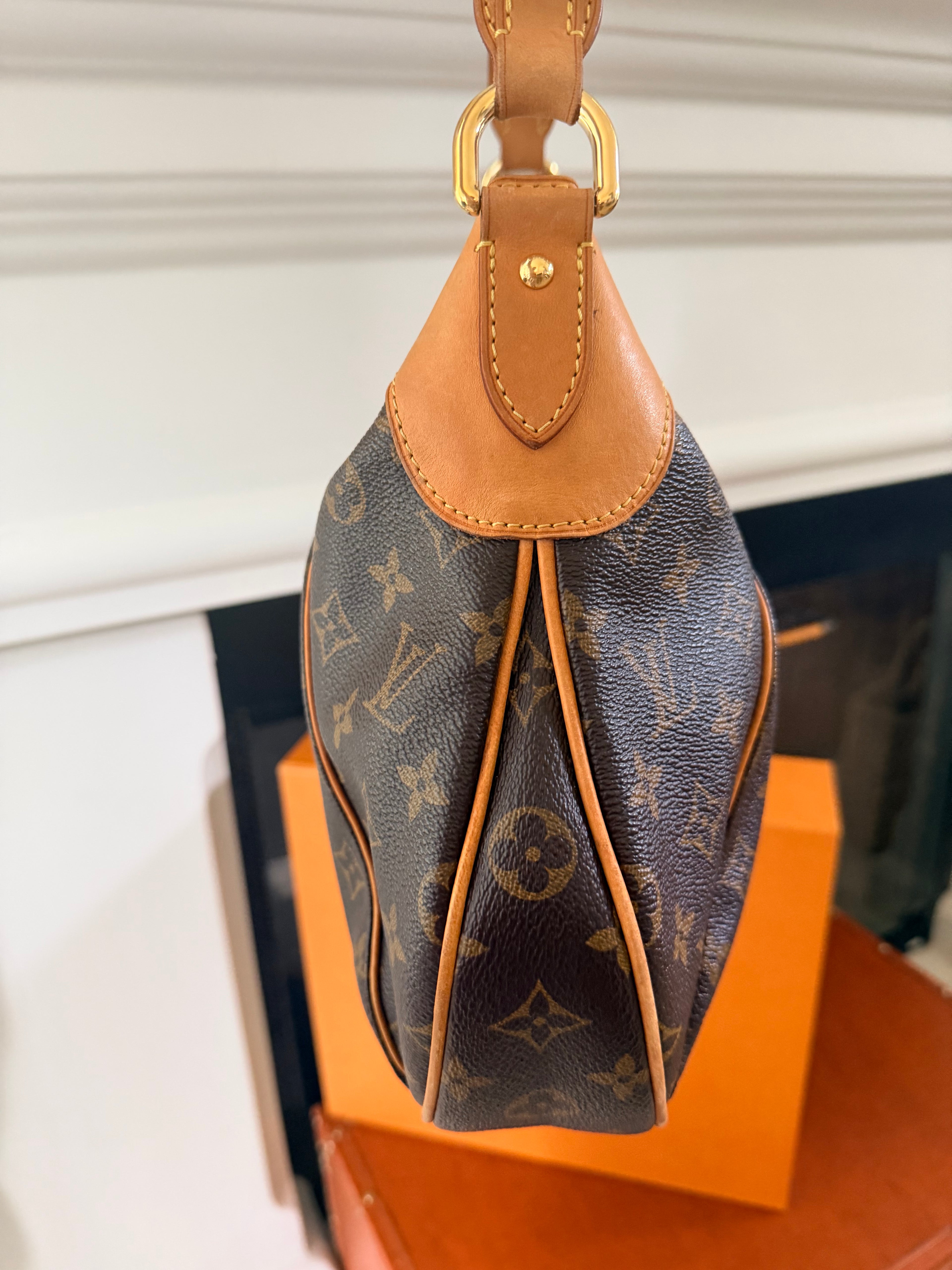 Louis Vuitton Thames PM Monogram Canvas Shoulder Bag