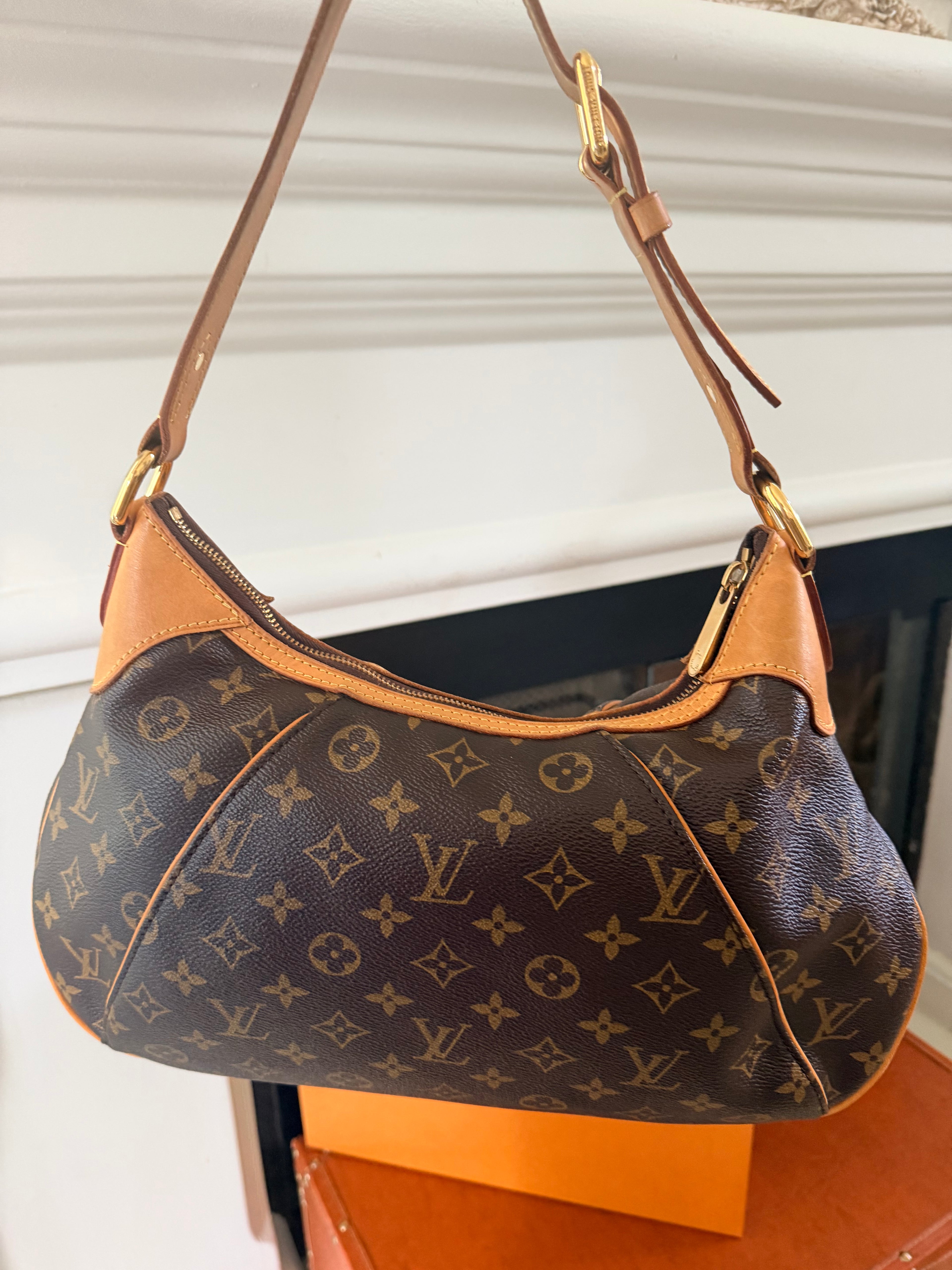 Louis Vuitton Thames PM Monogram Canvas Shoulder Bag