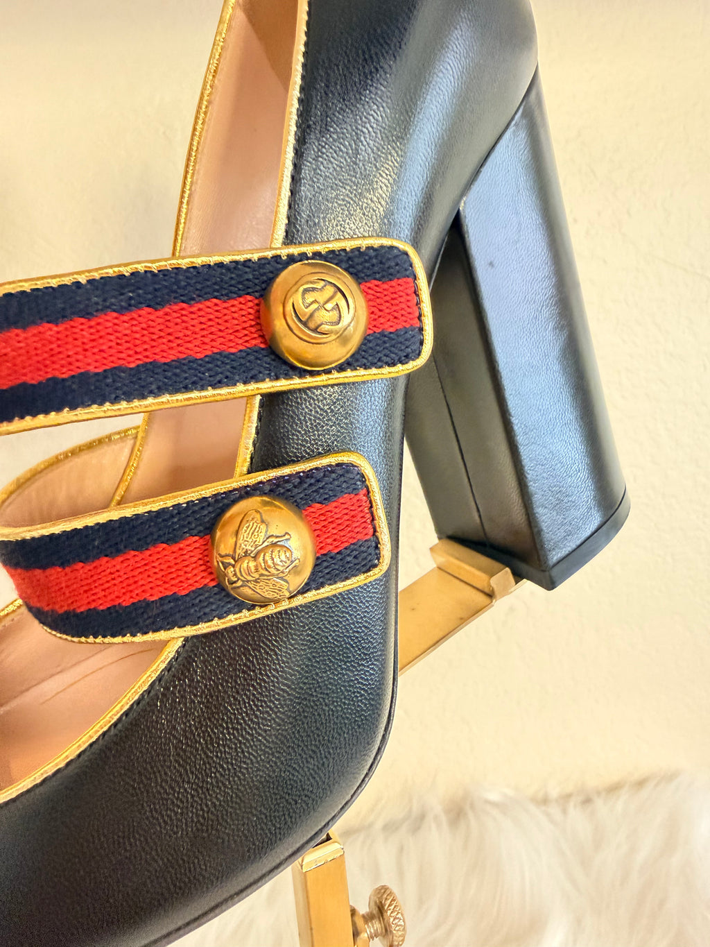 GUCCI Mary Jane pumps 💙