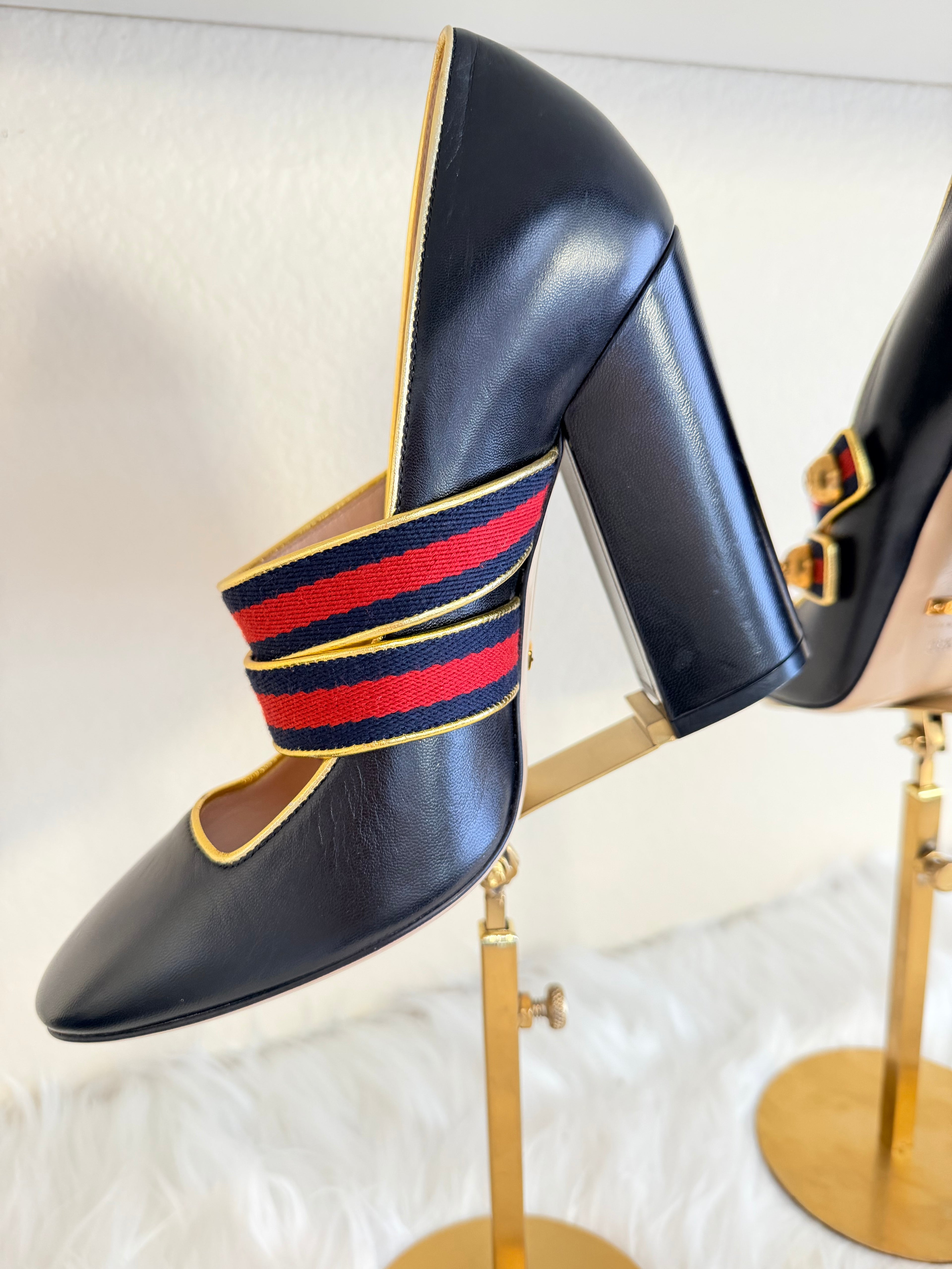 GUCCI Mary Jane pumps 💙
