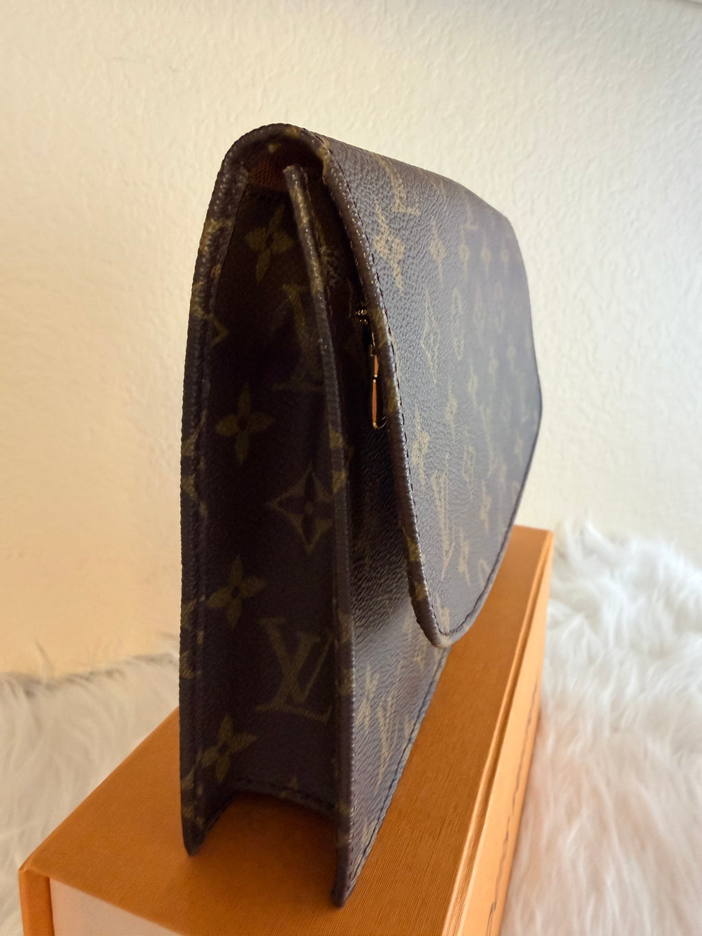 Louis Vuitton Monogram clutch