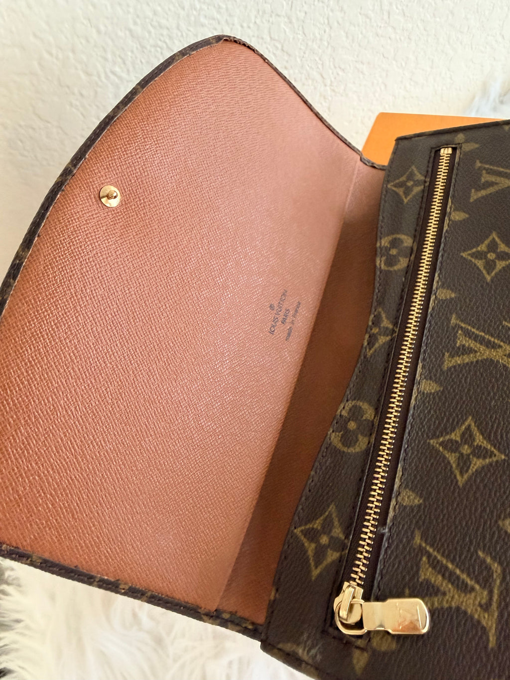 Louis Vuitton Monogram clutch