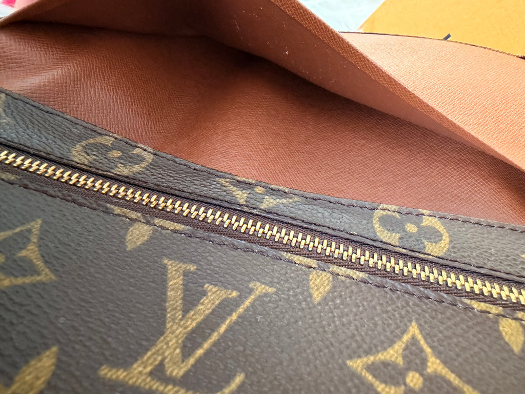 Louis Vuitton Monogram clutch