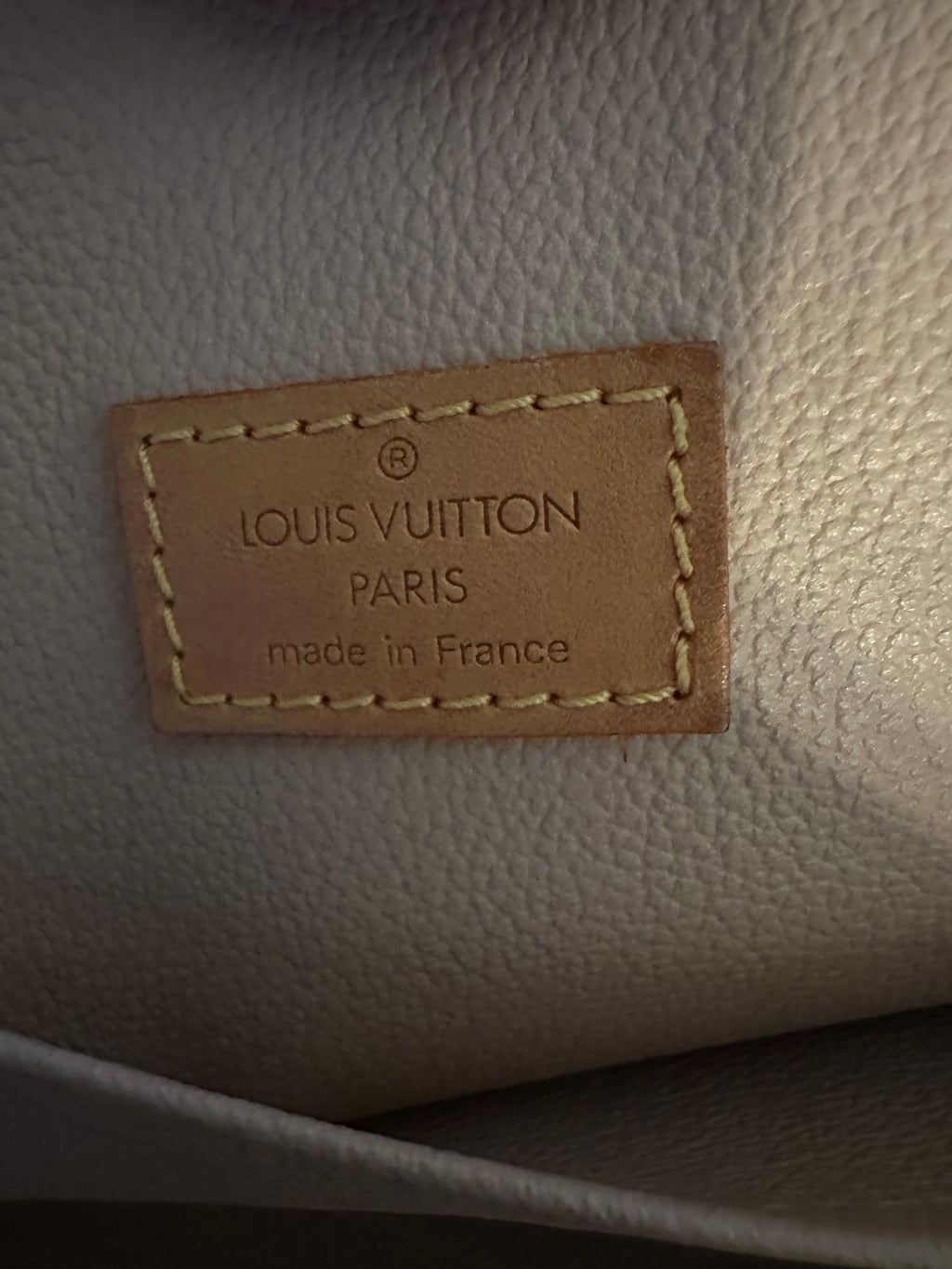 LOUIS VUITTON Sac Plat Tote – Monogram Canvas with Vachetta Handles