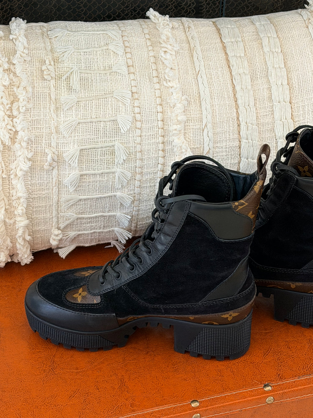 LOUIS VUITTON Laureate Platform Desert Boot