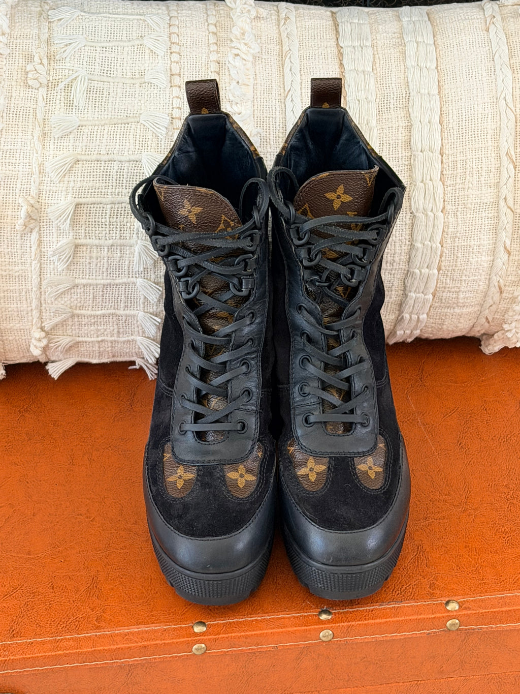LOUIS VUITTON Laureate Platform Desert Boot