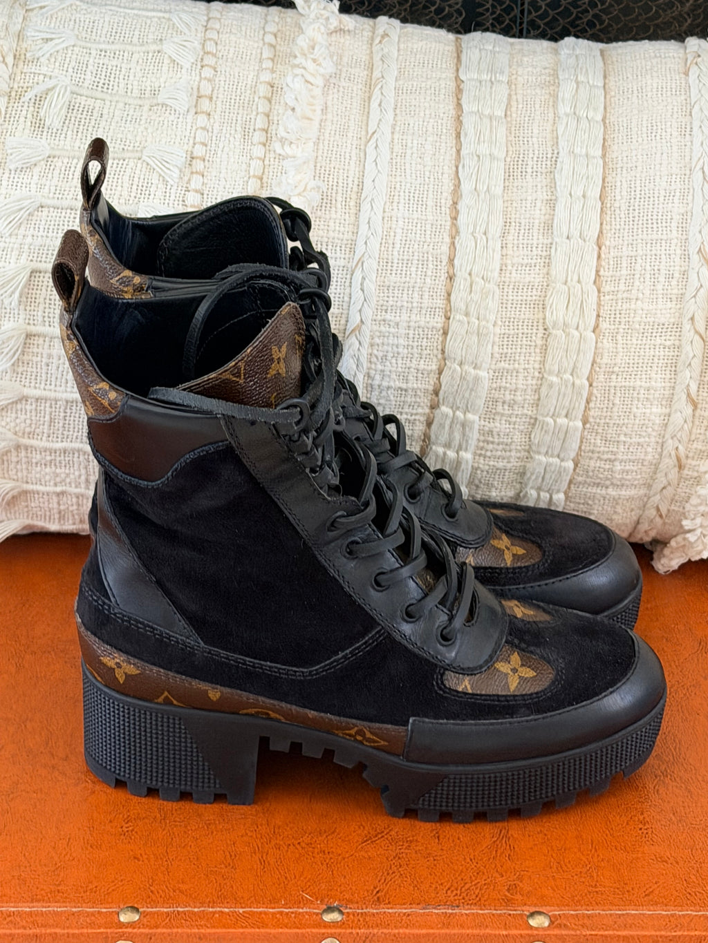 LOUIS VUITTON Laureate Platform Desert Boot
