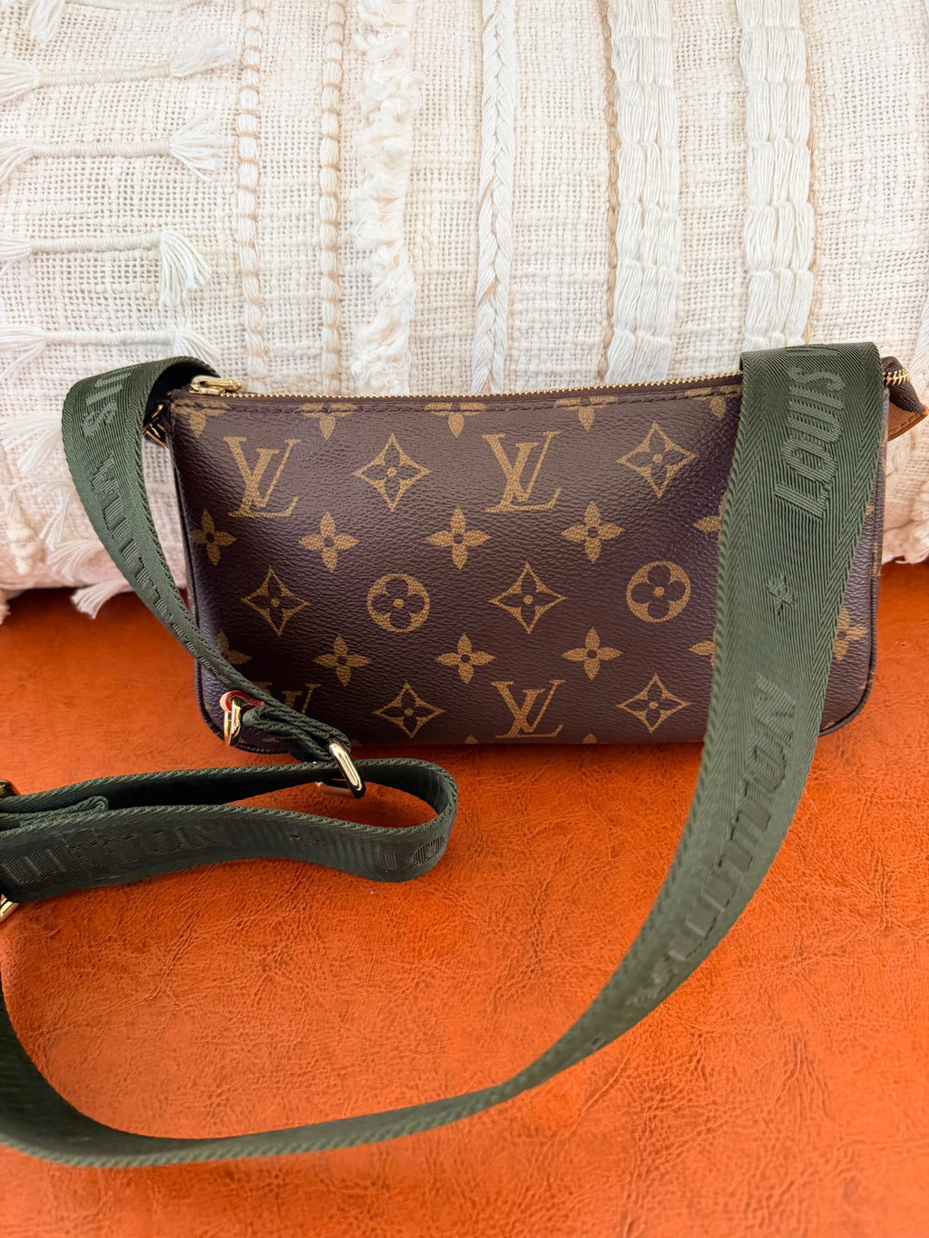 Louis Vuitton Pochette Accessories