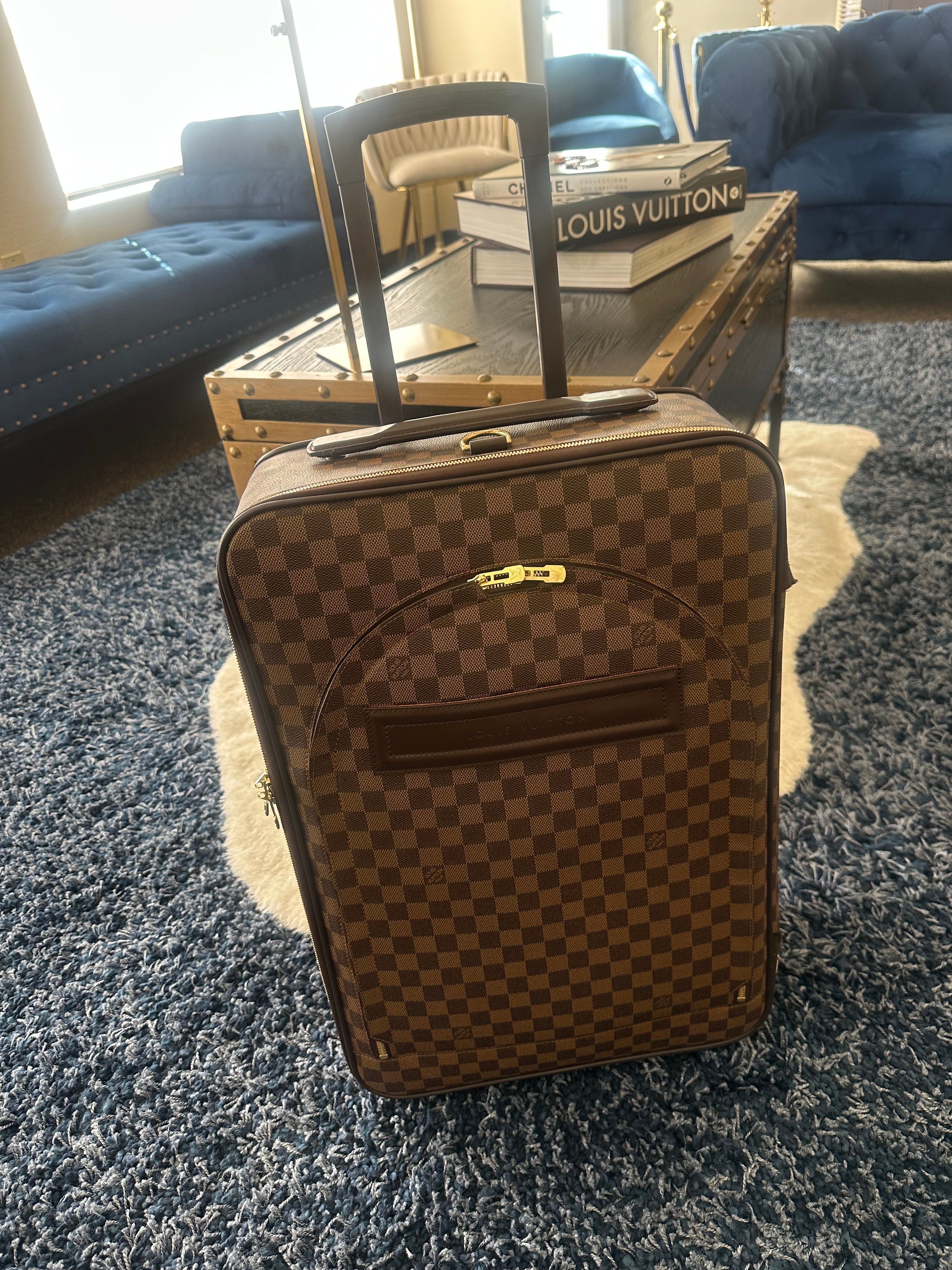 LOUIS VUITTON Pegase Business Luggage Damier