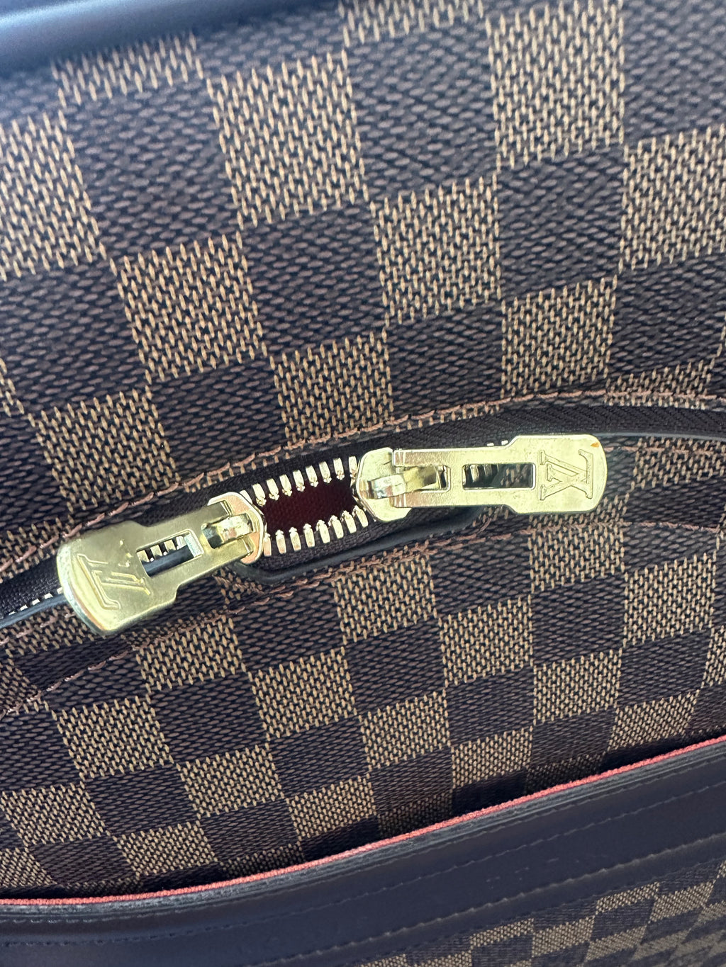 LOUIS VUITTON Pegase Business Luggage Damier