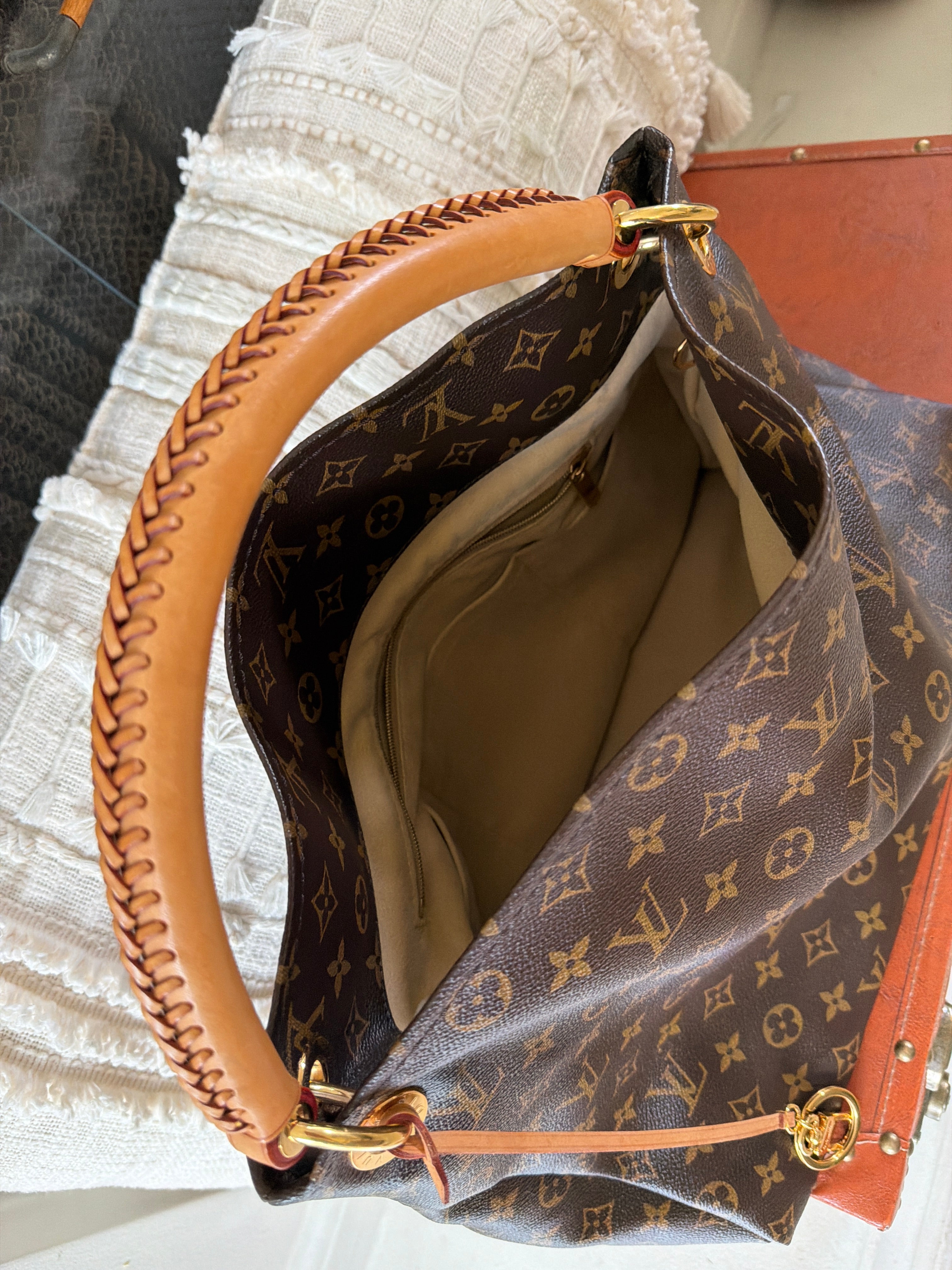 Louis Vuitton Artsy MM Monogram Canvas Hobo Bag | Leather Handle | Boho Luxury Classic