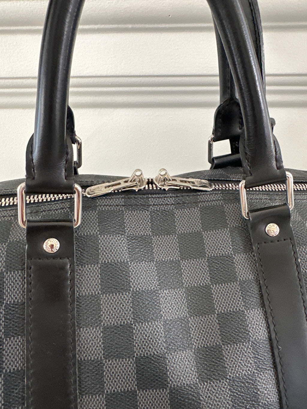 Louis Vuitton Keepall Bandoulière 55 Damier Graphite Travel Bag
