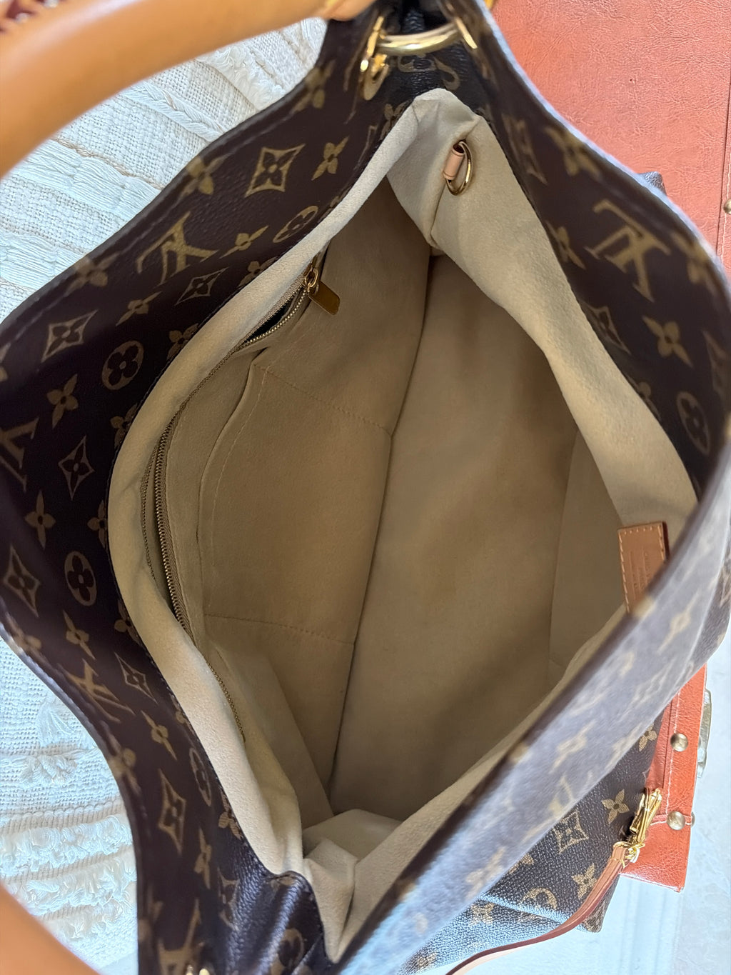 Louis Vuitton Artsy MM Monogram Canvas Hobo Bag | Leather Handle | Boho Luxury Classic