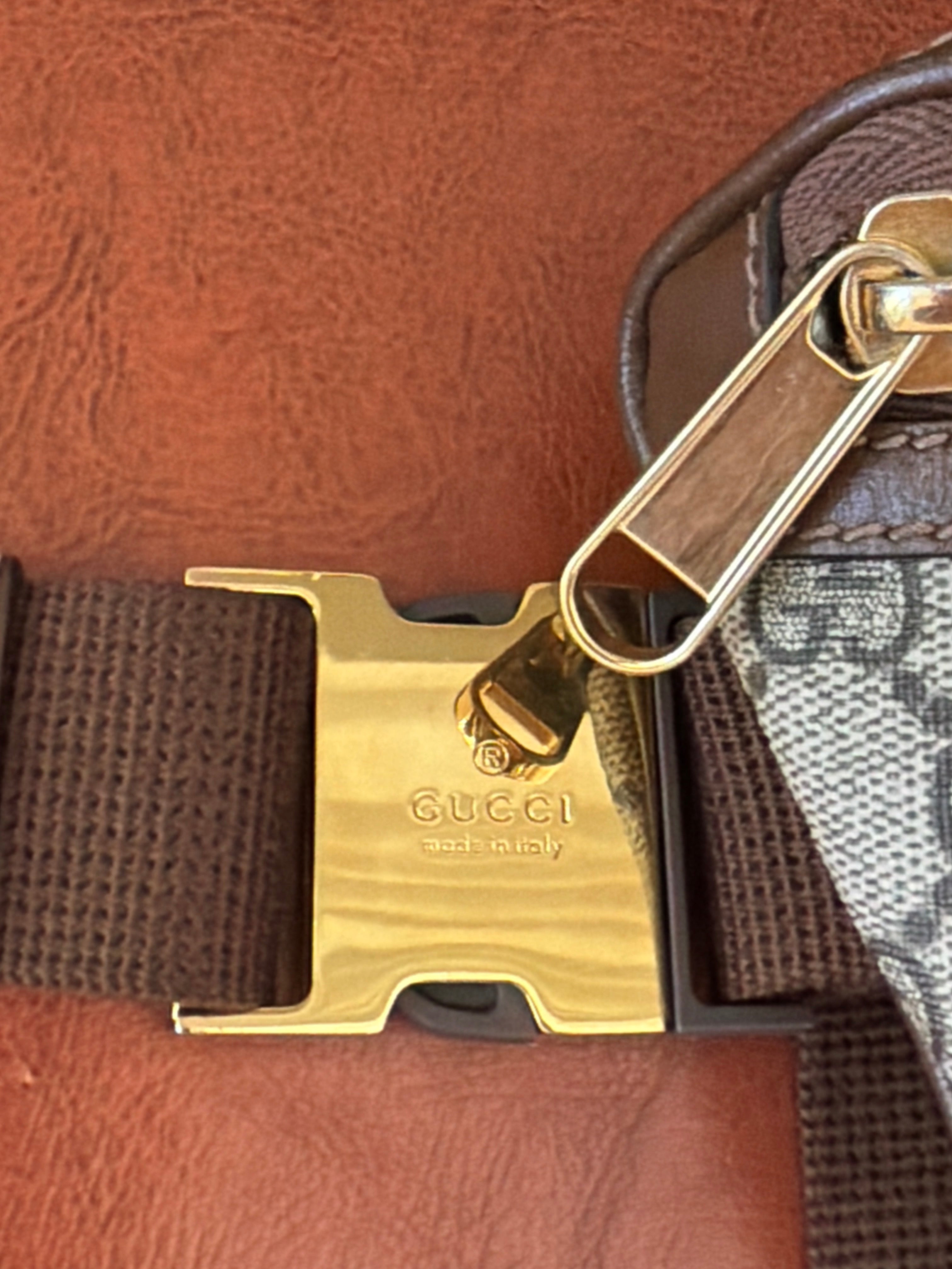GUCCI GG Supreme Belt Bag