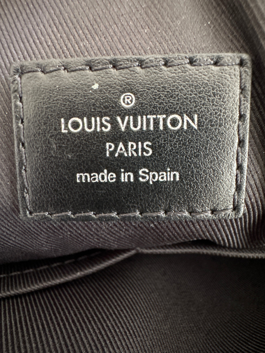 LOUIS VUITTON Damier Graphite Canvas Trocadero Messenger Bag