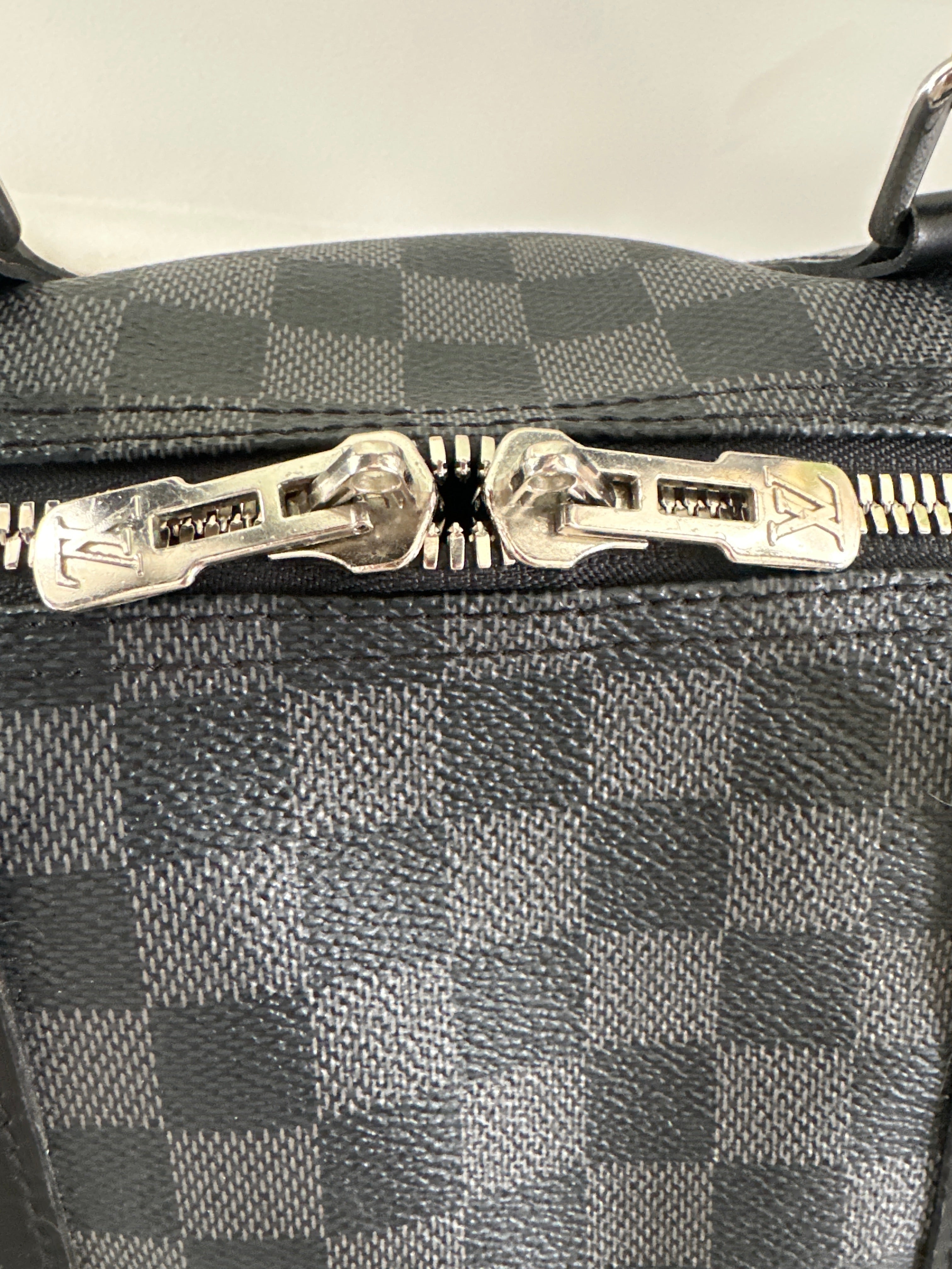 Louis Vuitton Keepall Bandoulière 55 Damier Graphite Travel Bag