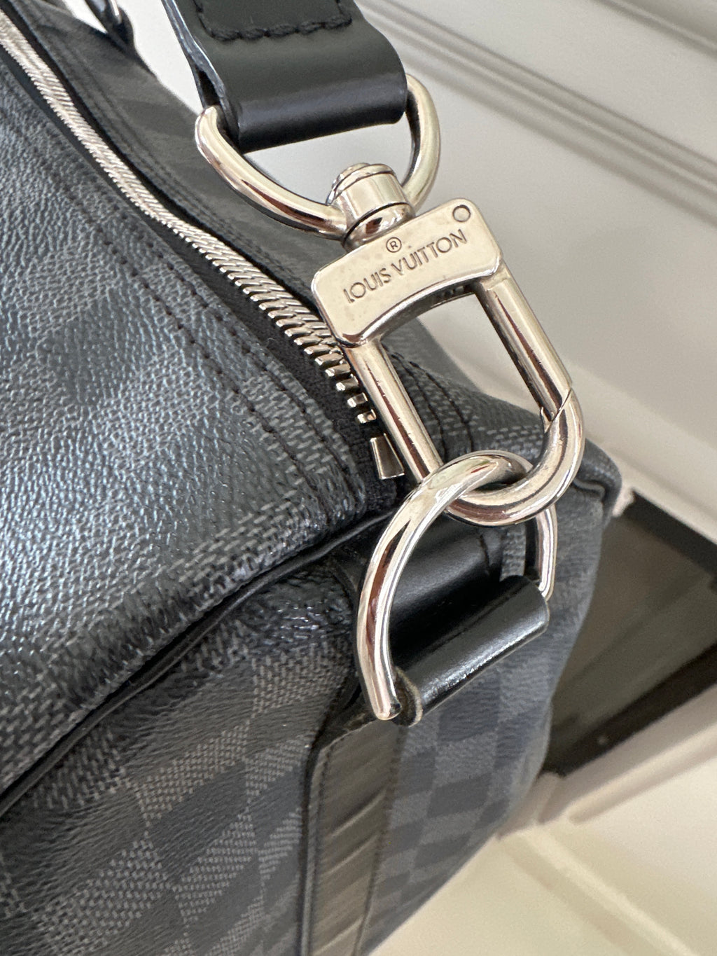 Louis Vuitton Keepall Bandoulière 55 Damier Graphite Travel Bag