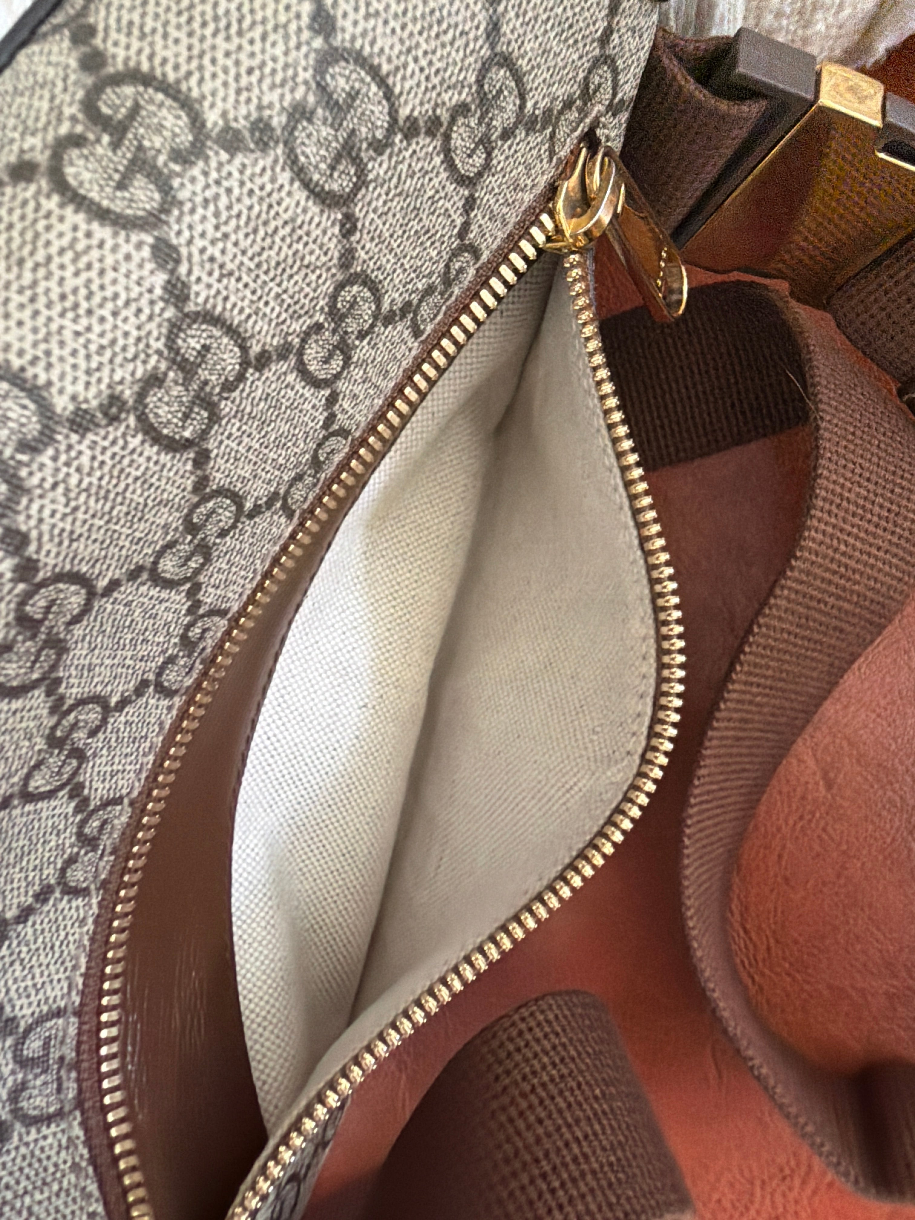 GUCCI GG Supreme Belt Bag