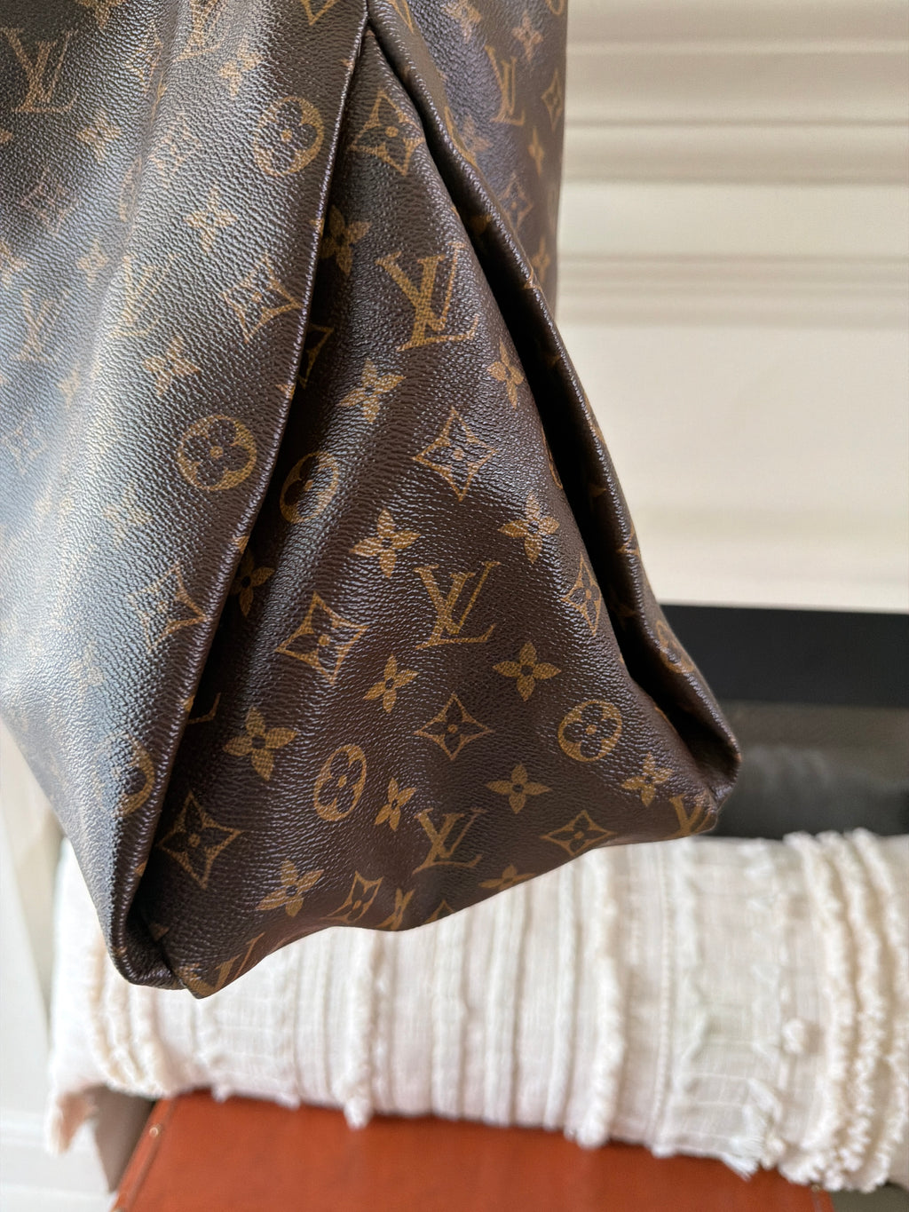 Louis Vuitton Artsy MM Monogram Canvas Hobo Bag | Leather Handle | Boho Luxury Classic