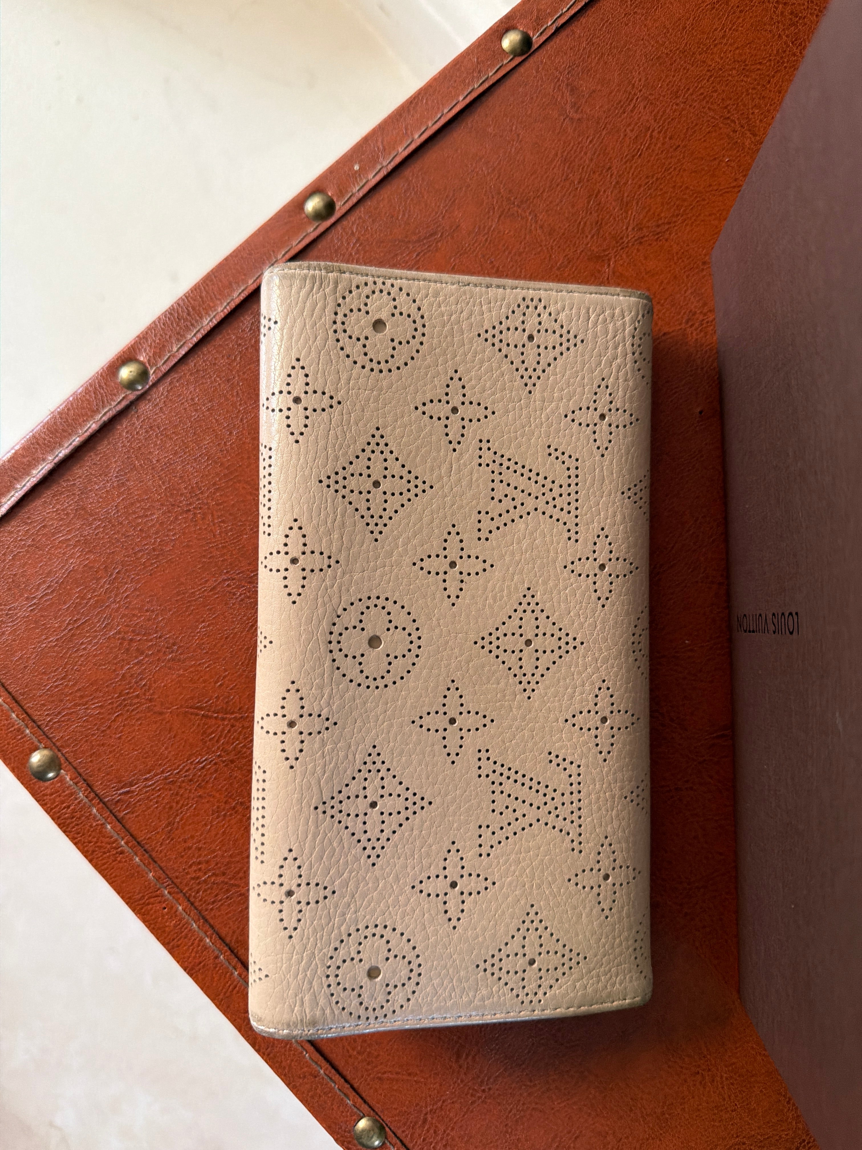 Louis Vuitton Portefeuille Amelia Mahina Trifold Wallet