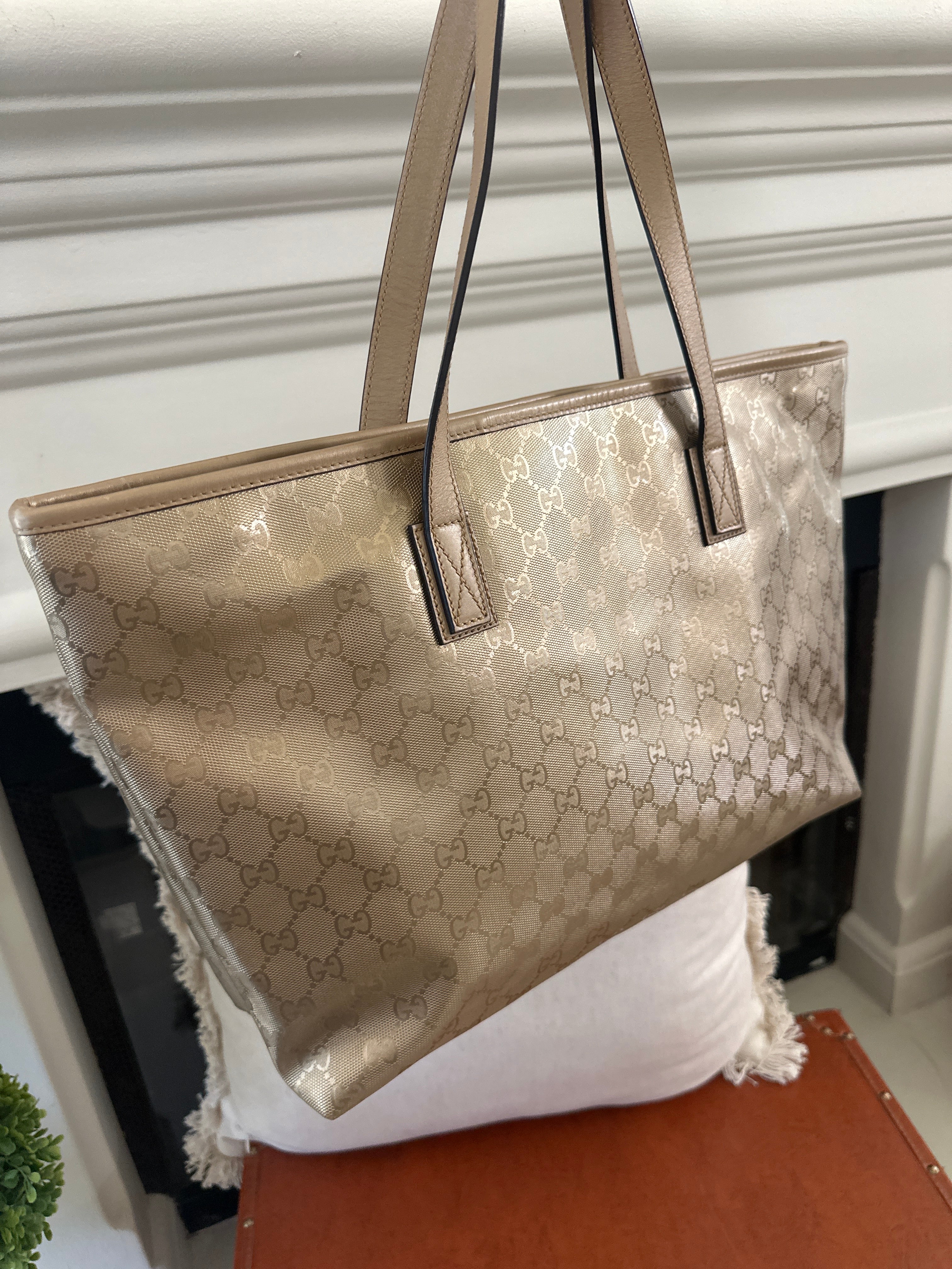 GUCCI Gold GG Imprime Supreme Tote